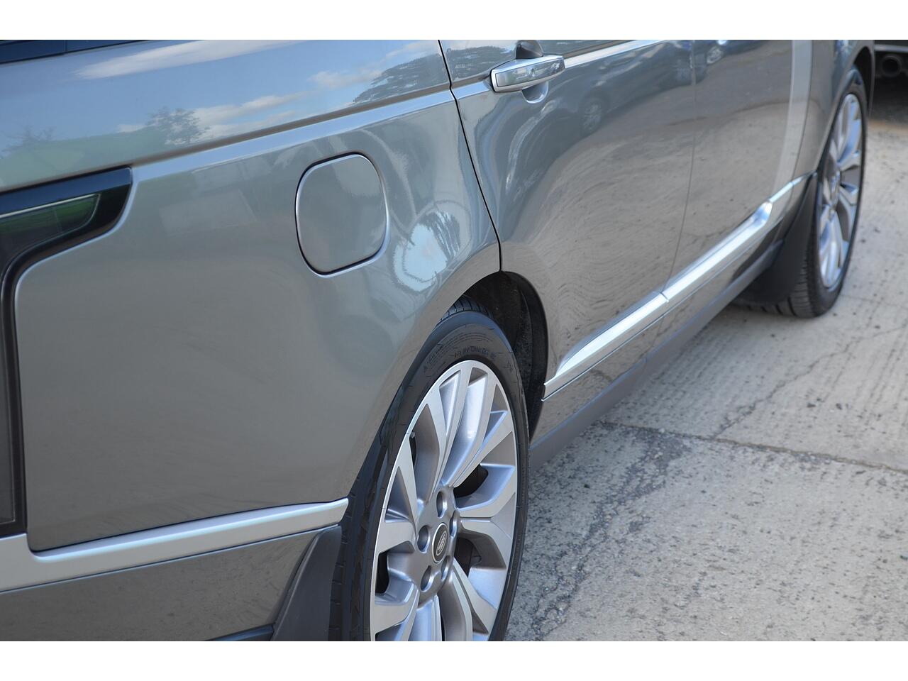 Land Rover Range Rover view 41
