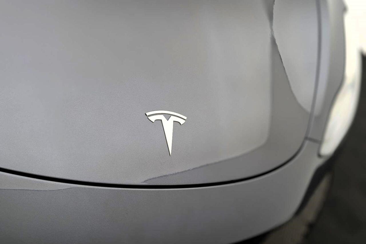 Tesla Model 3 view 42