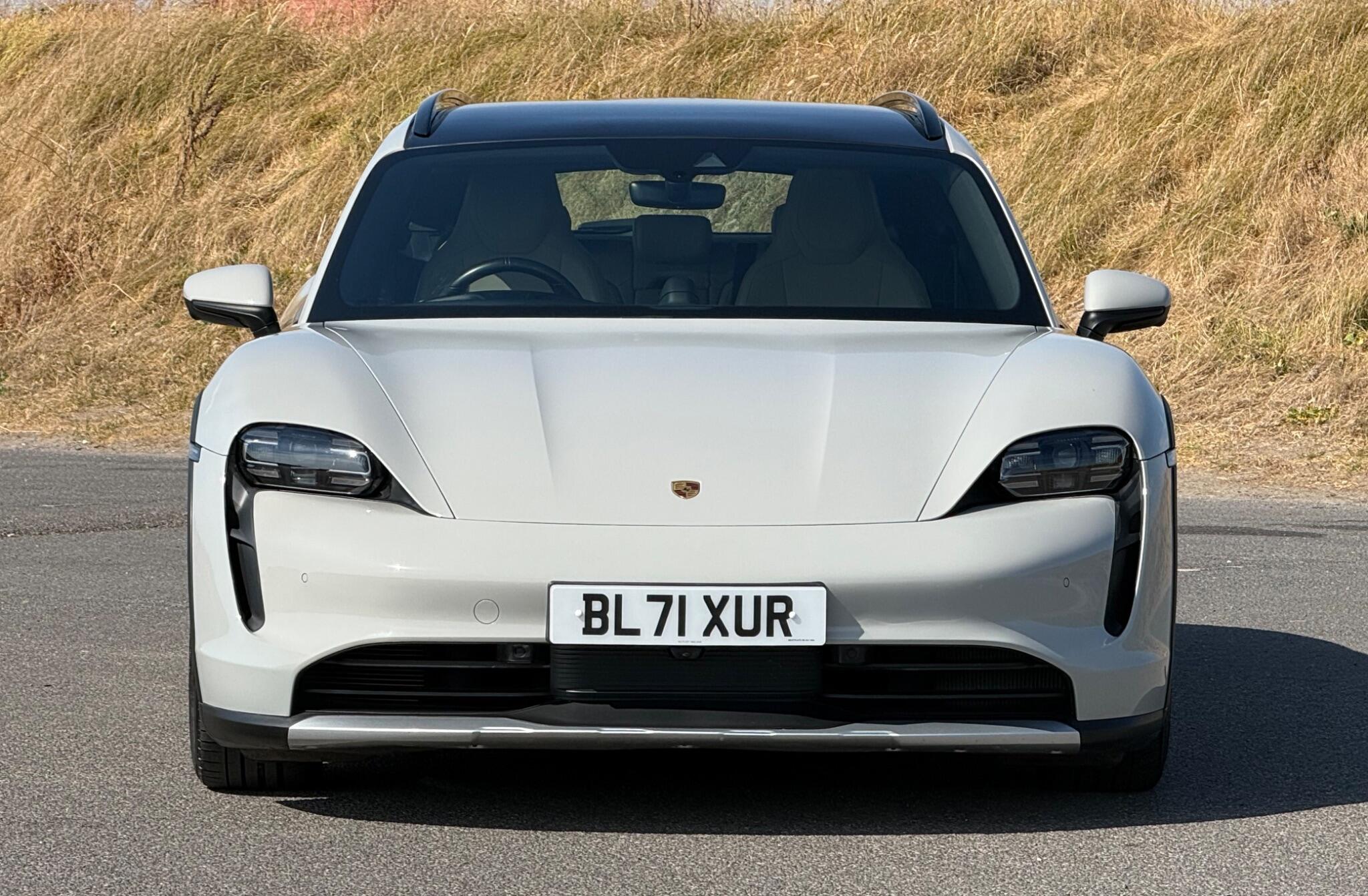 Porsche Taycan view 8