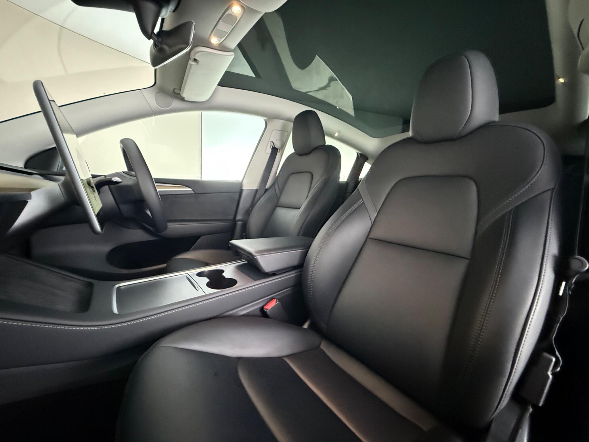 Tesla Model Y view 29