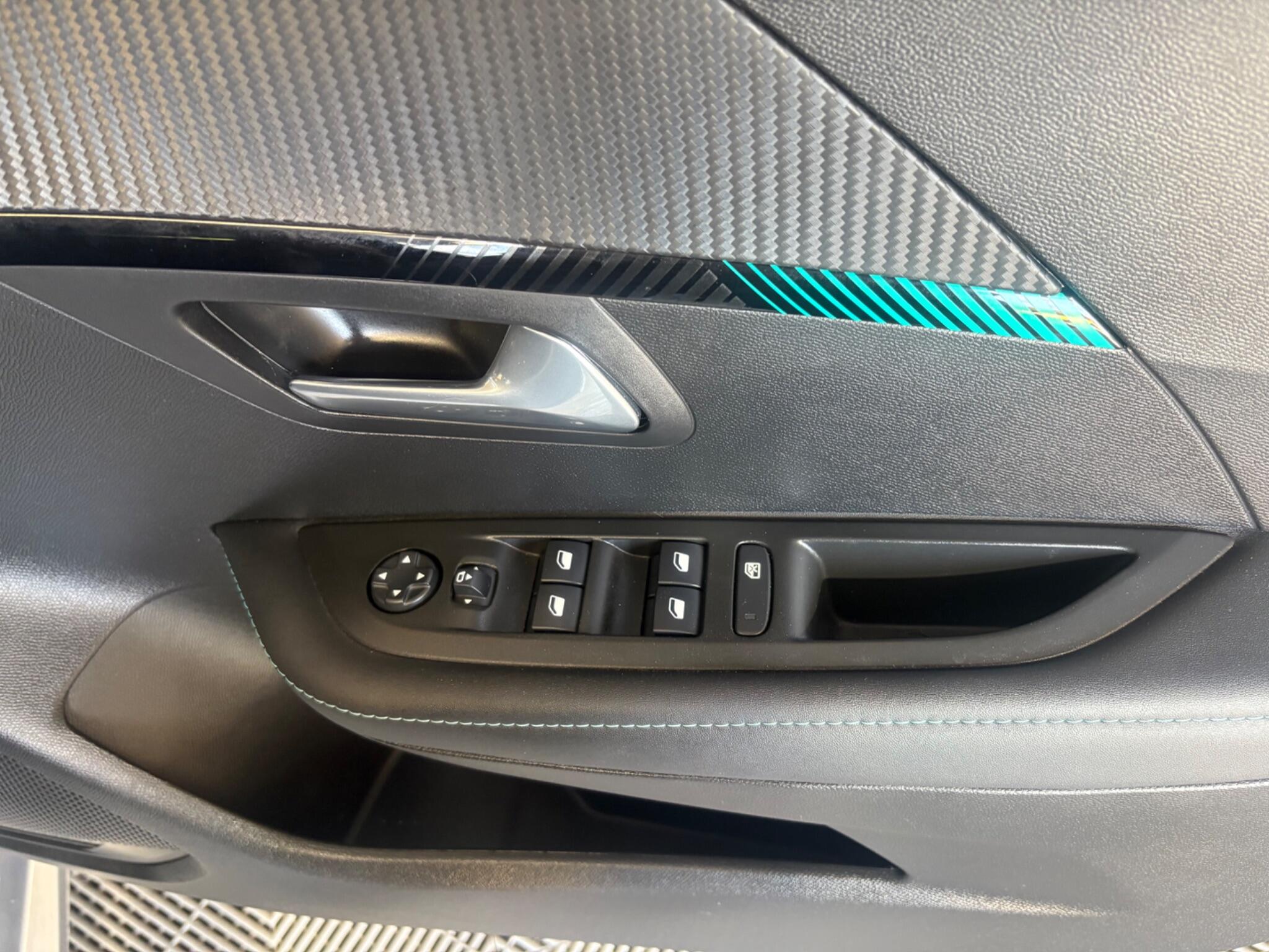 Peugeot 208 view 36