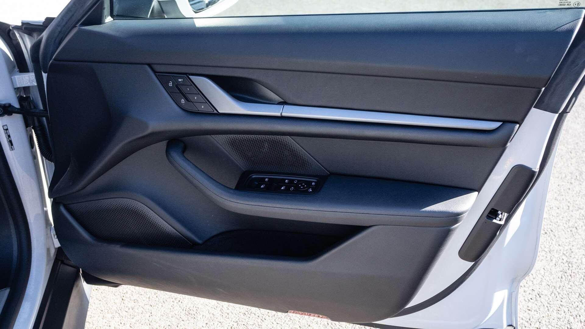 Porsche Taycan view 28