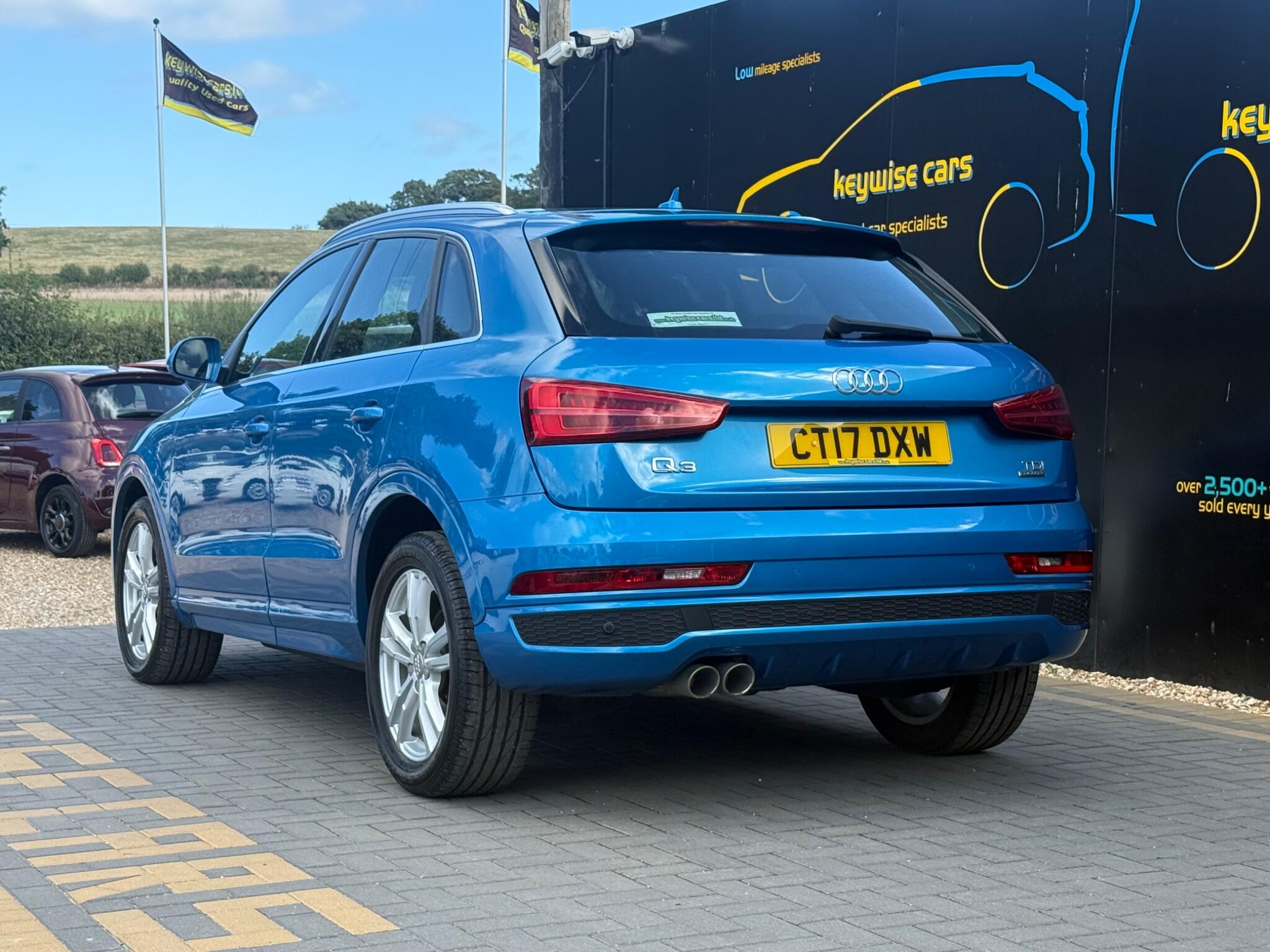 Audi Q3 view 3