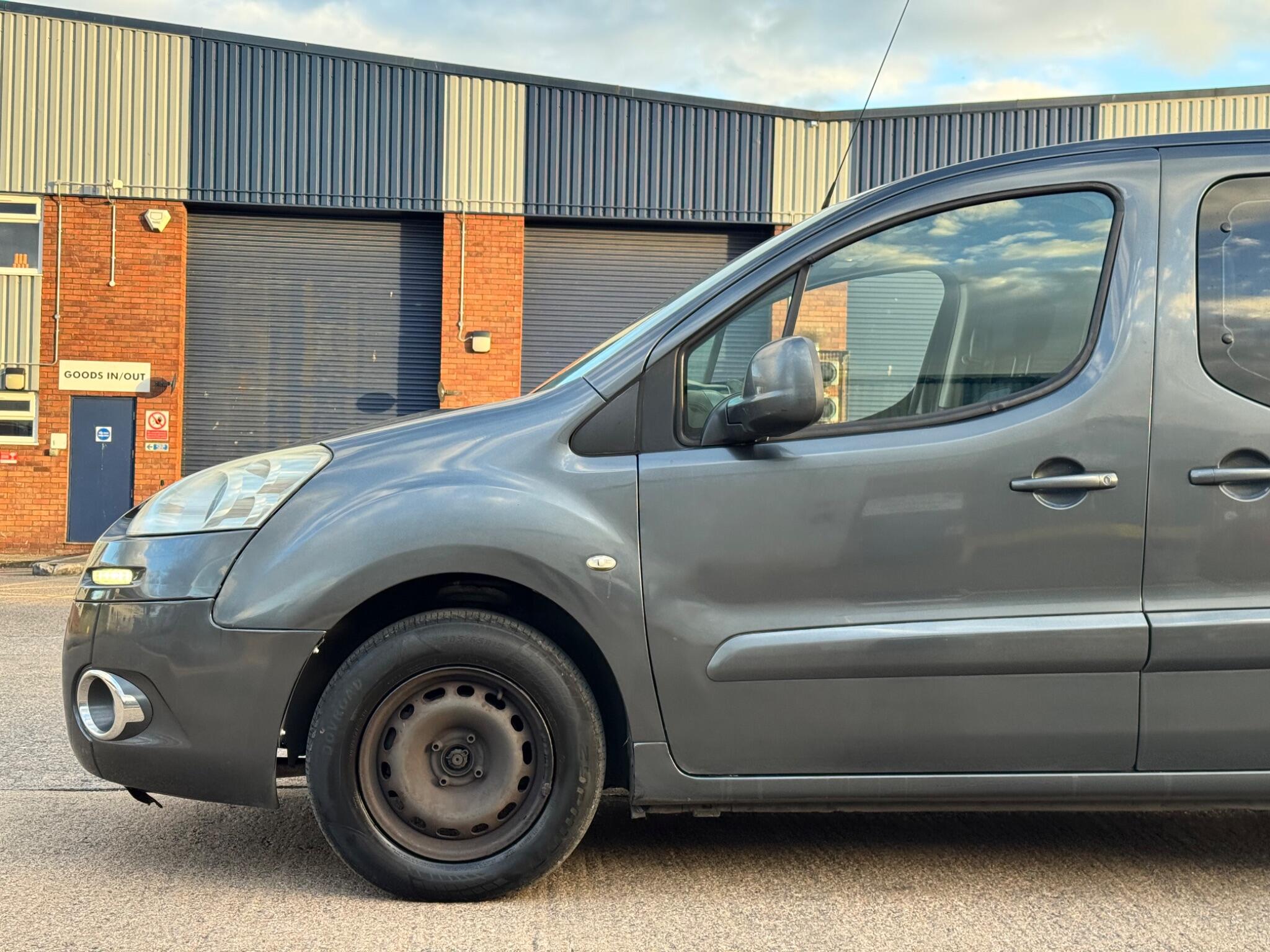 Peugeot Partner Tepee view 11