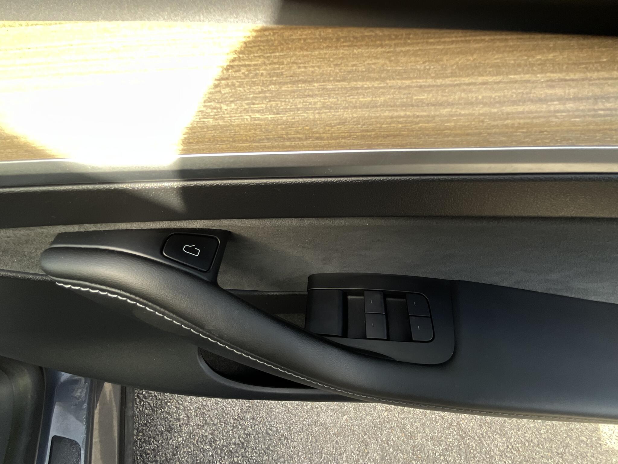 Tesla Model Y view 34