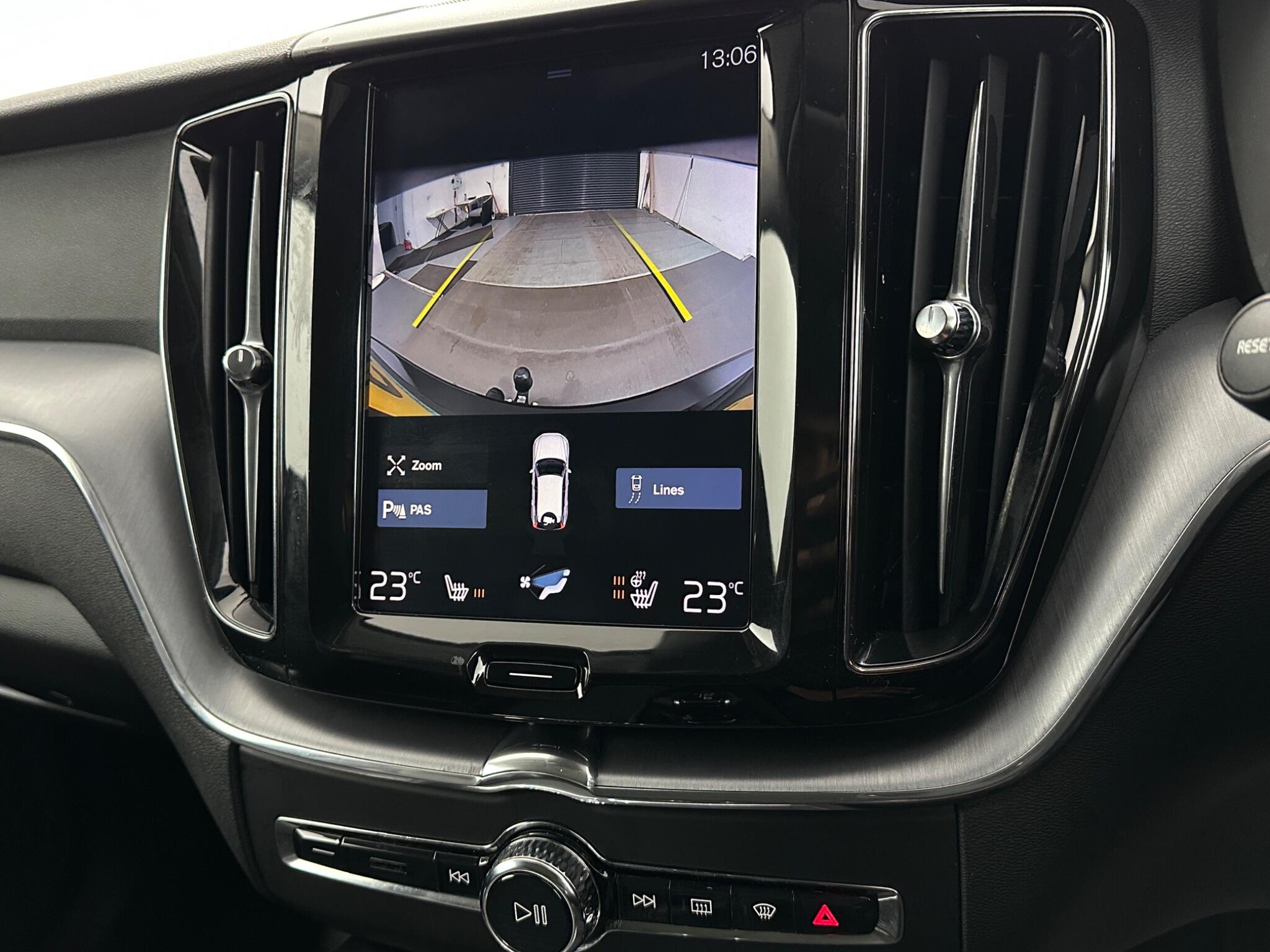 Volvo XC60 view 24