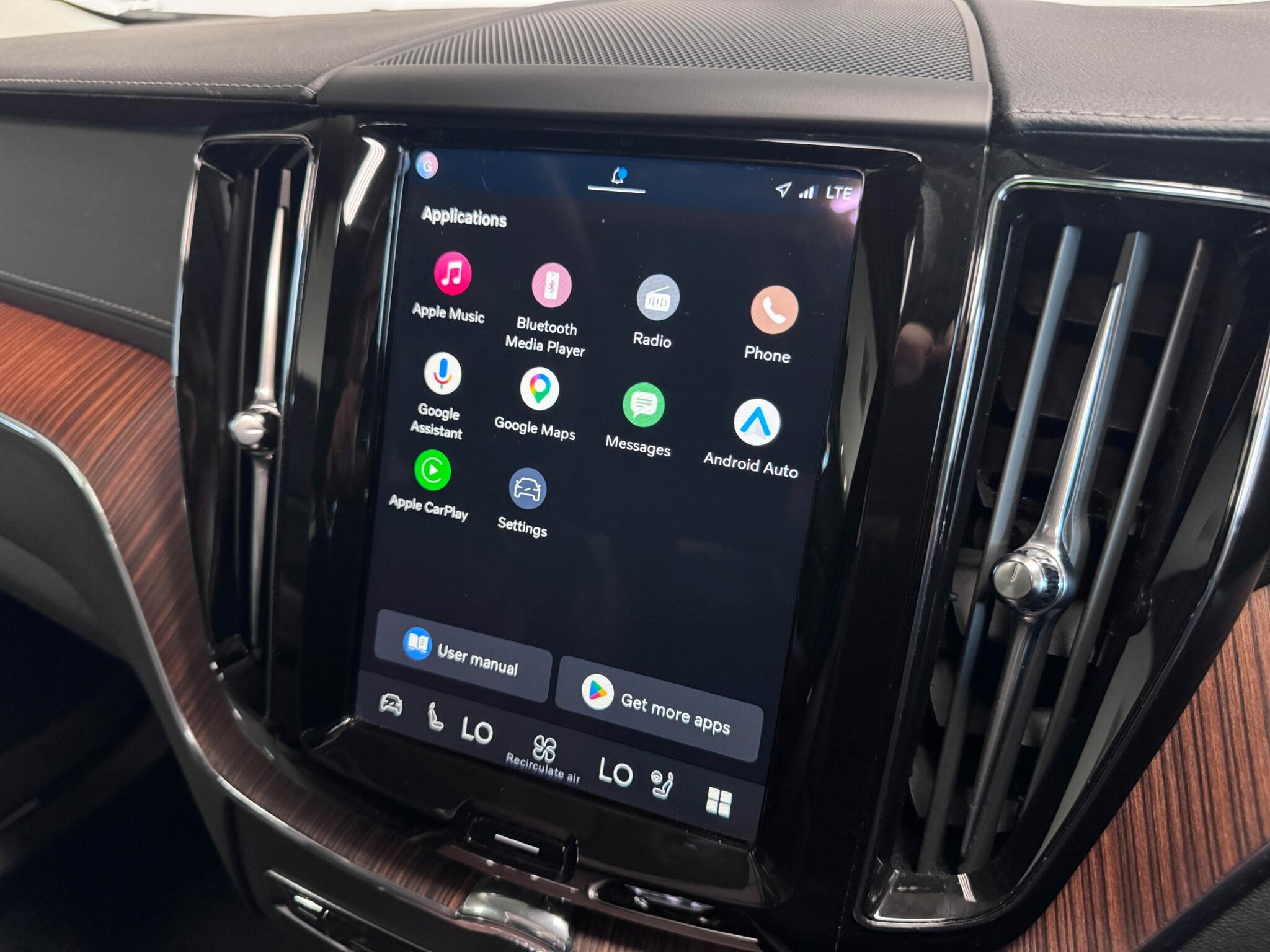 Volvo XC60 view 9