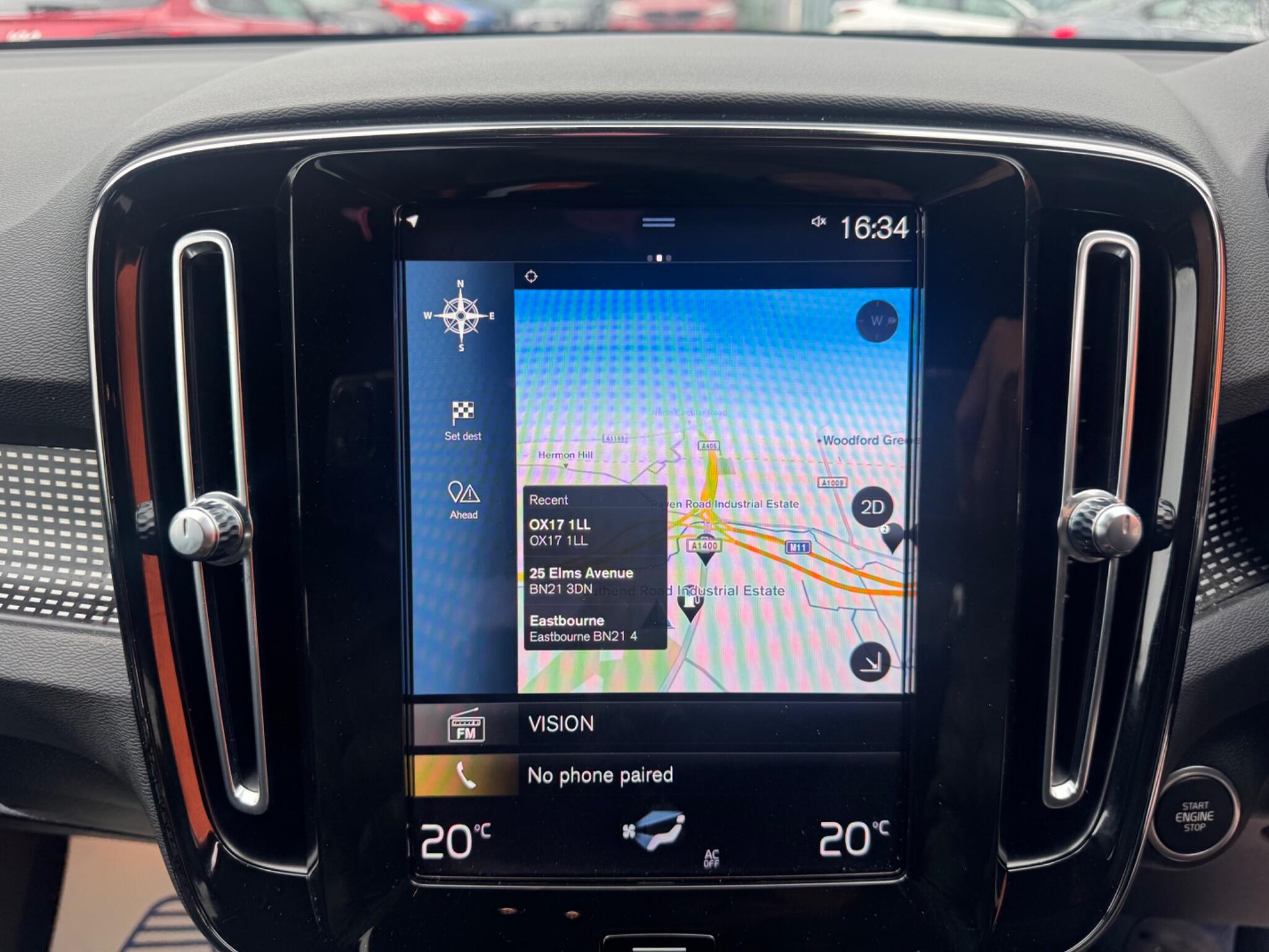 Volvo XC40 view 9
