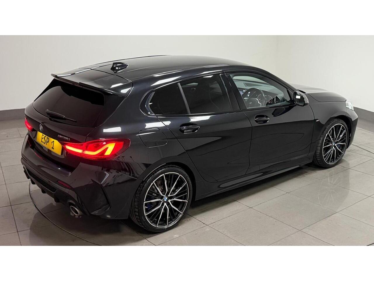 BMW 1 Series view 14
