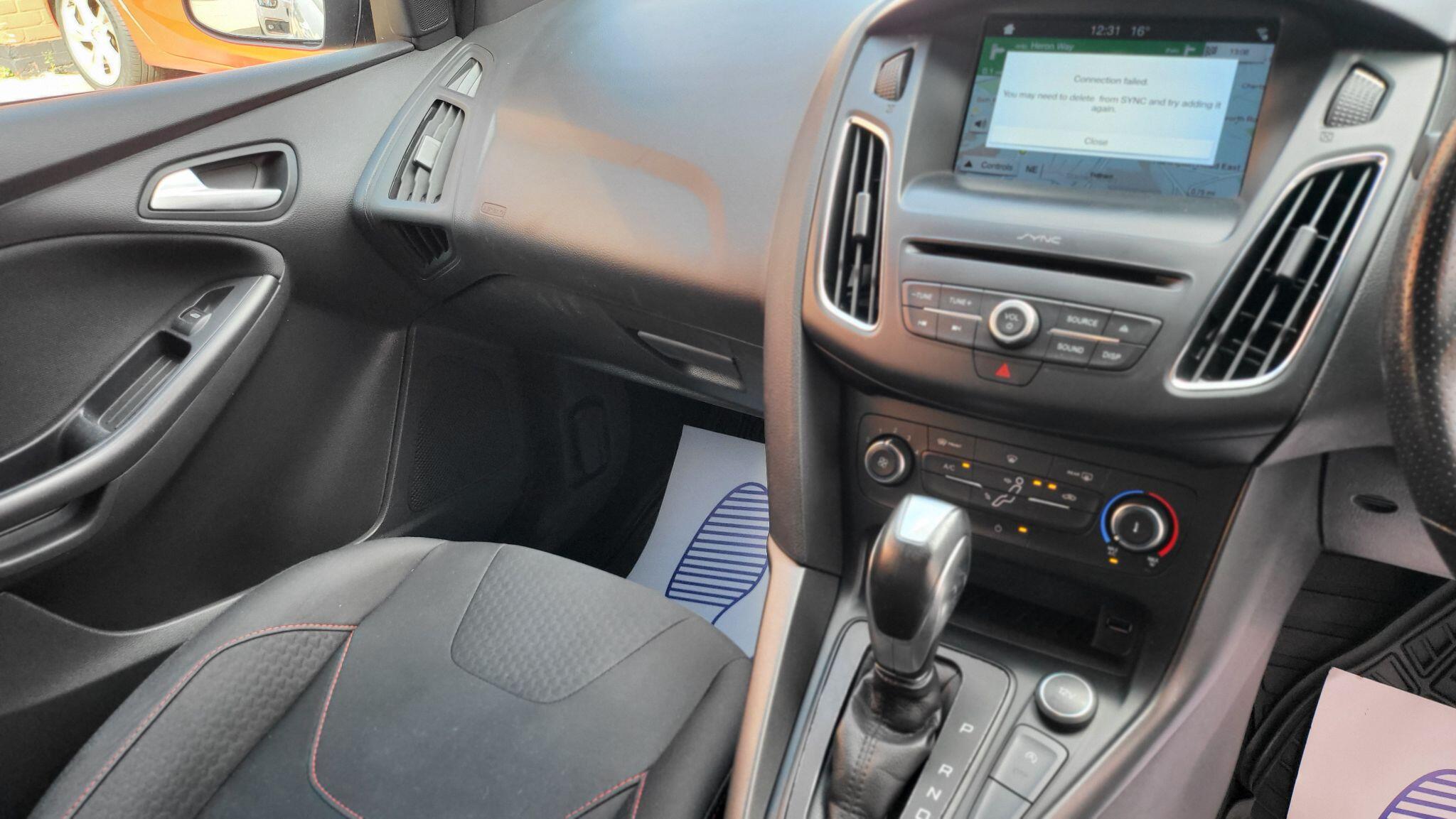 Ford Focus view 13
