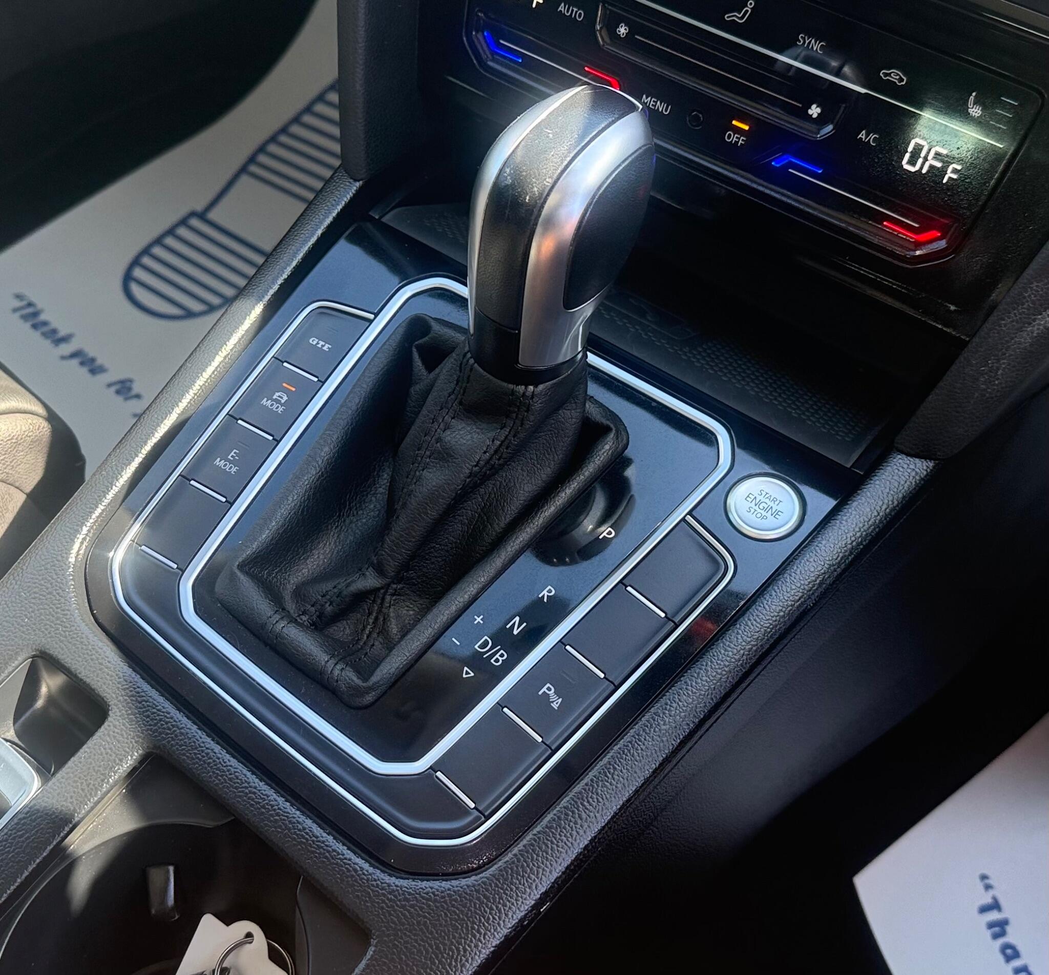 Volkswagen Passat view 13