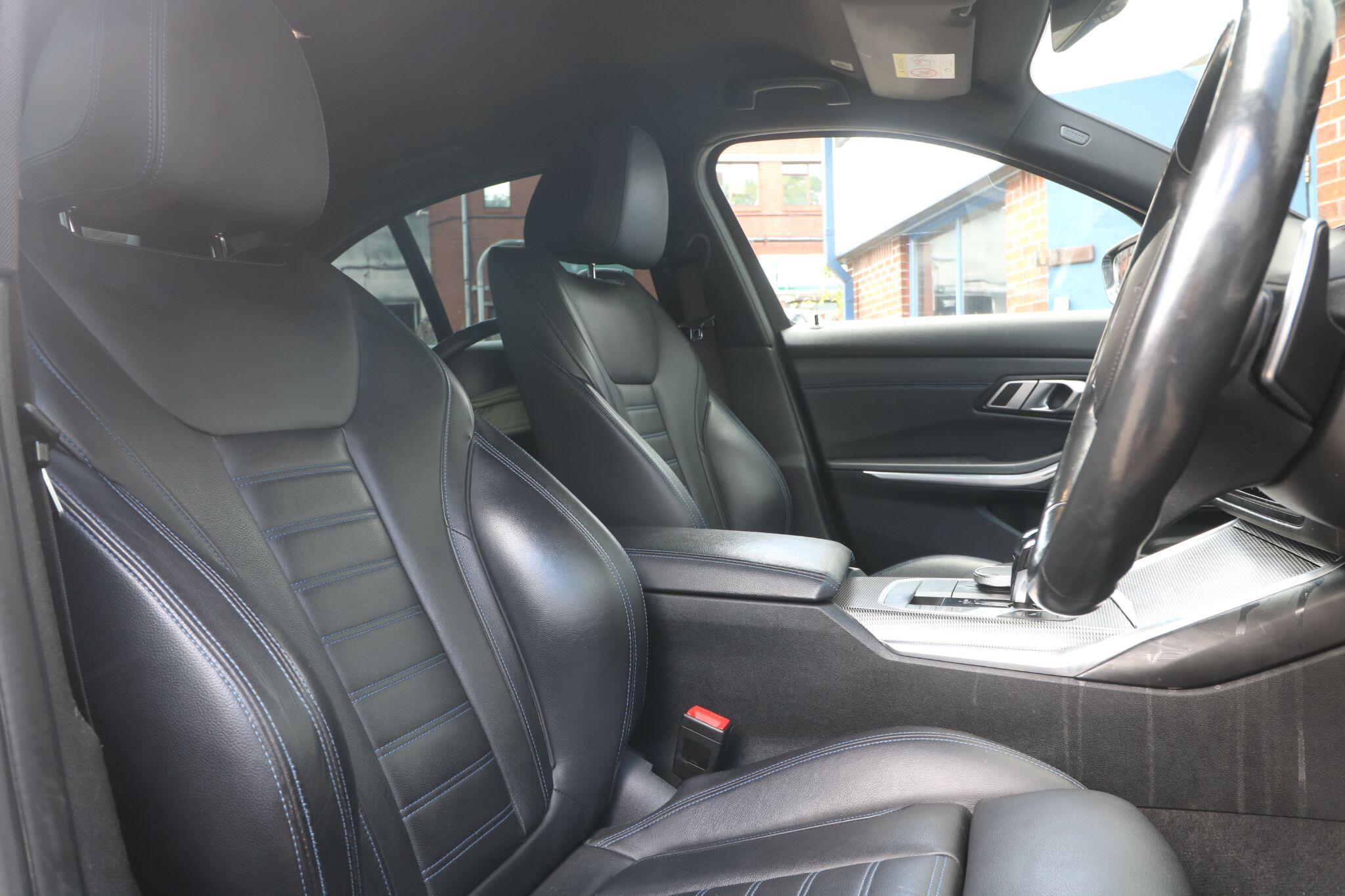 BMW 3 Series view 11