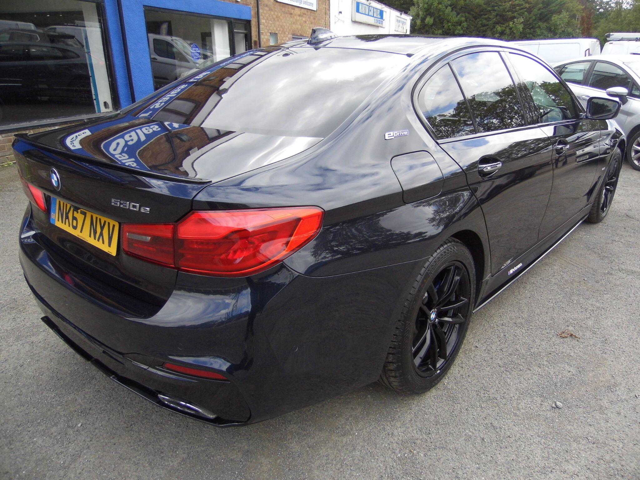 BMW 5 Series view 6