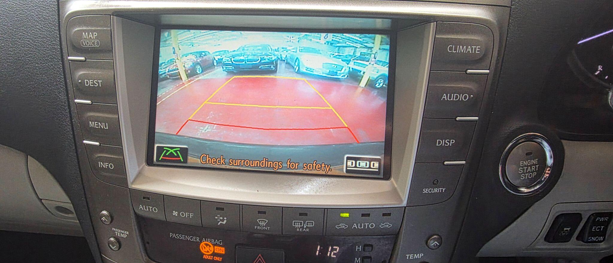 Lexus IS view 16