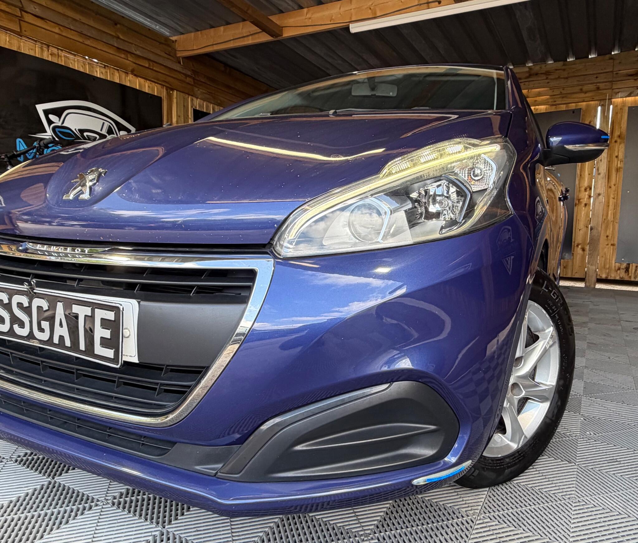 Peugeot 208 view 7