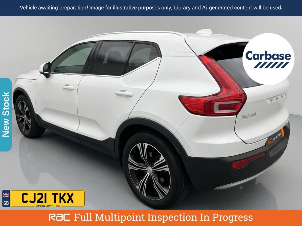 Volvo XC40 view 2