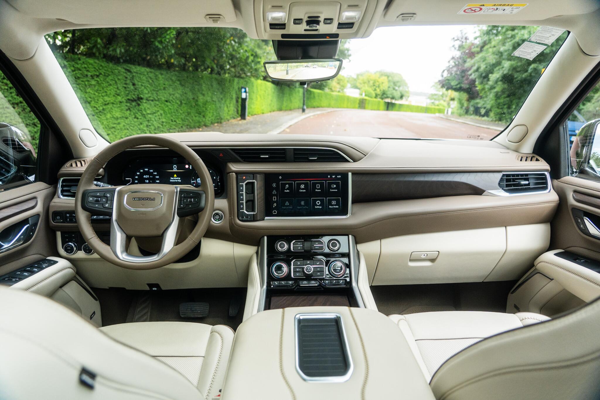 GMC Yukon view 27