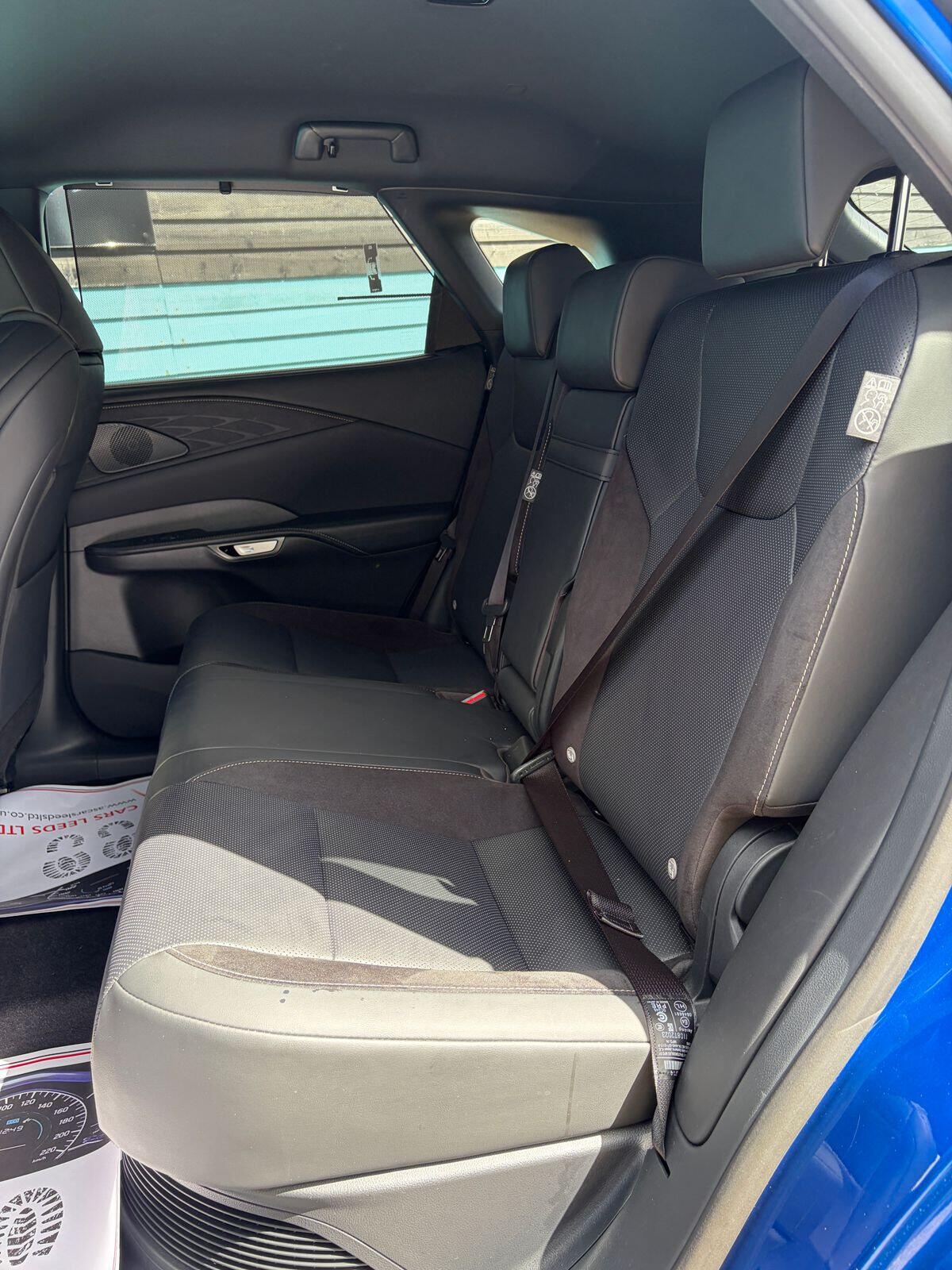 Lexus RX view 8