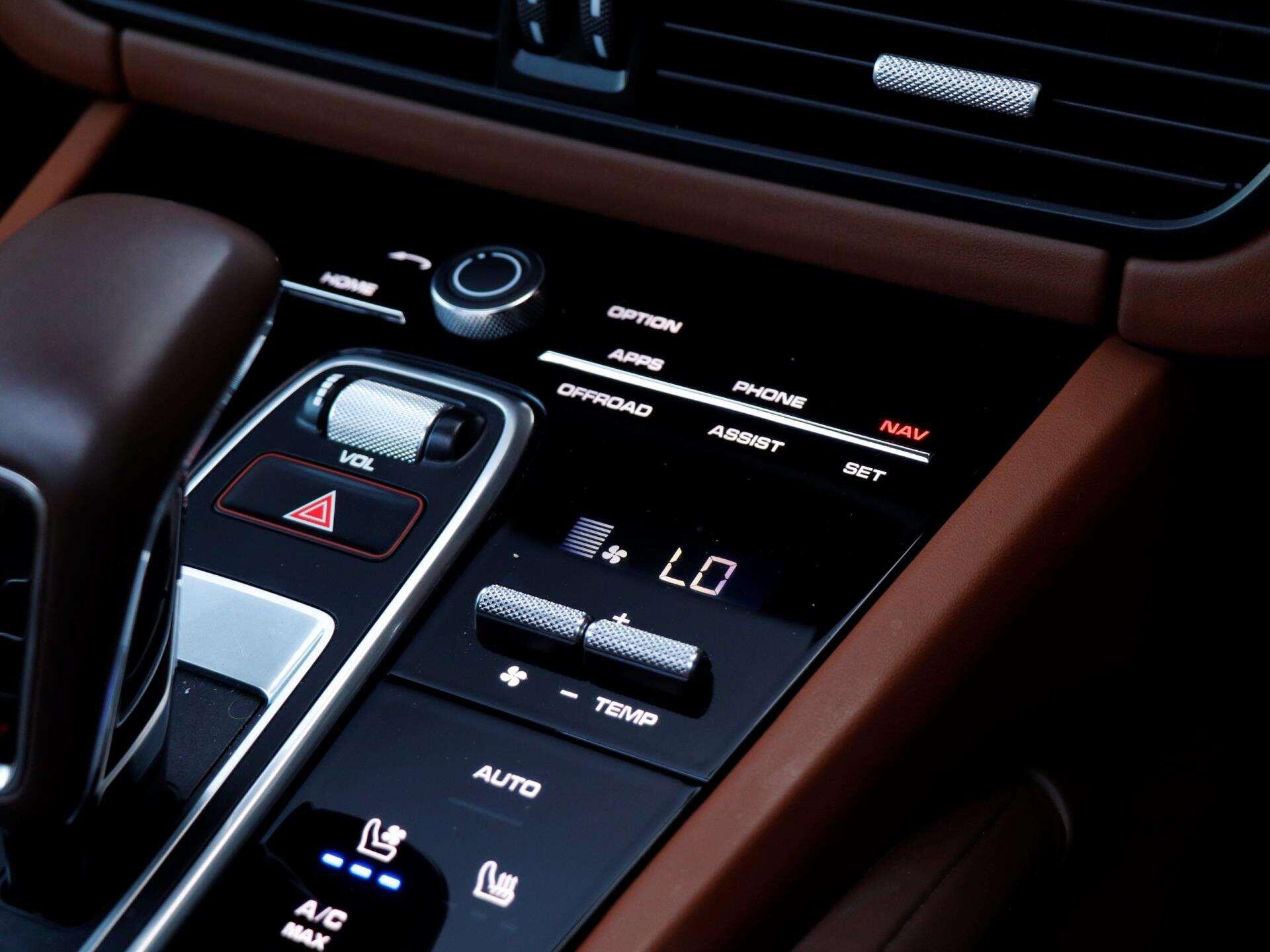 Porsche Cayenne view 17