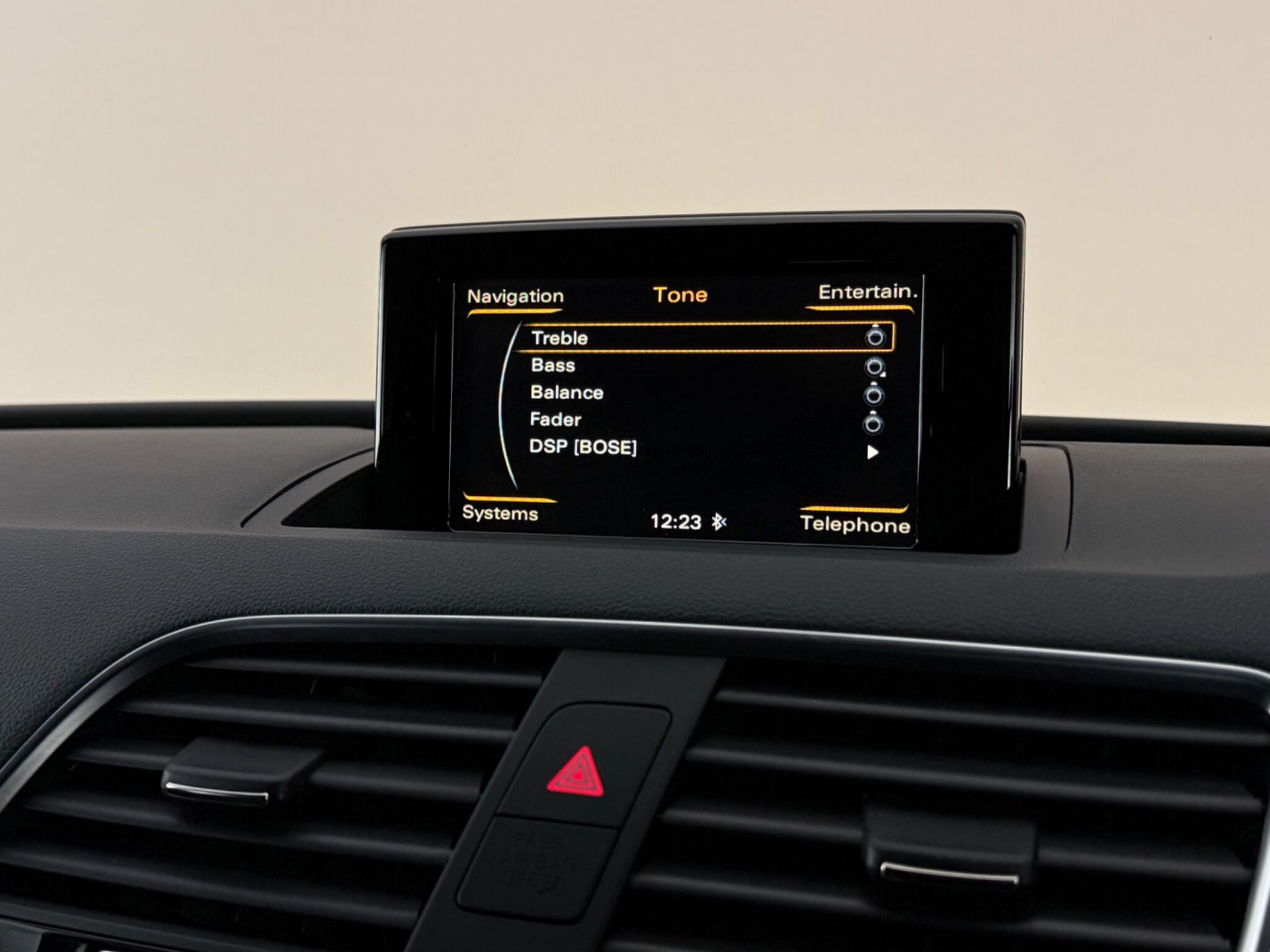Audi Q3 view 28