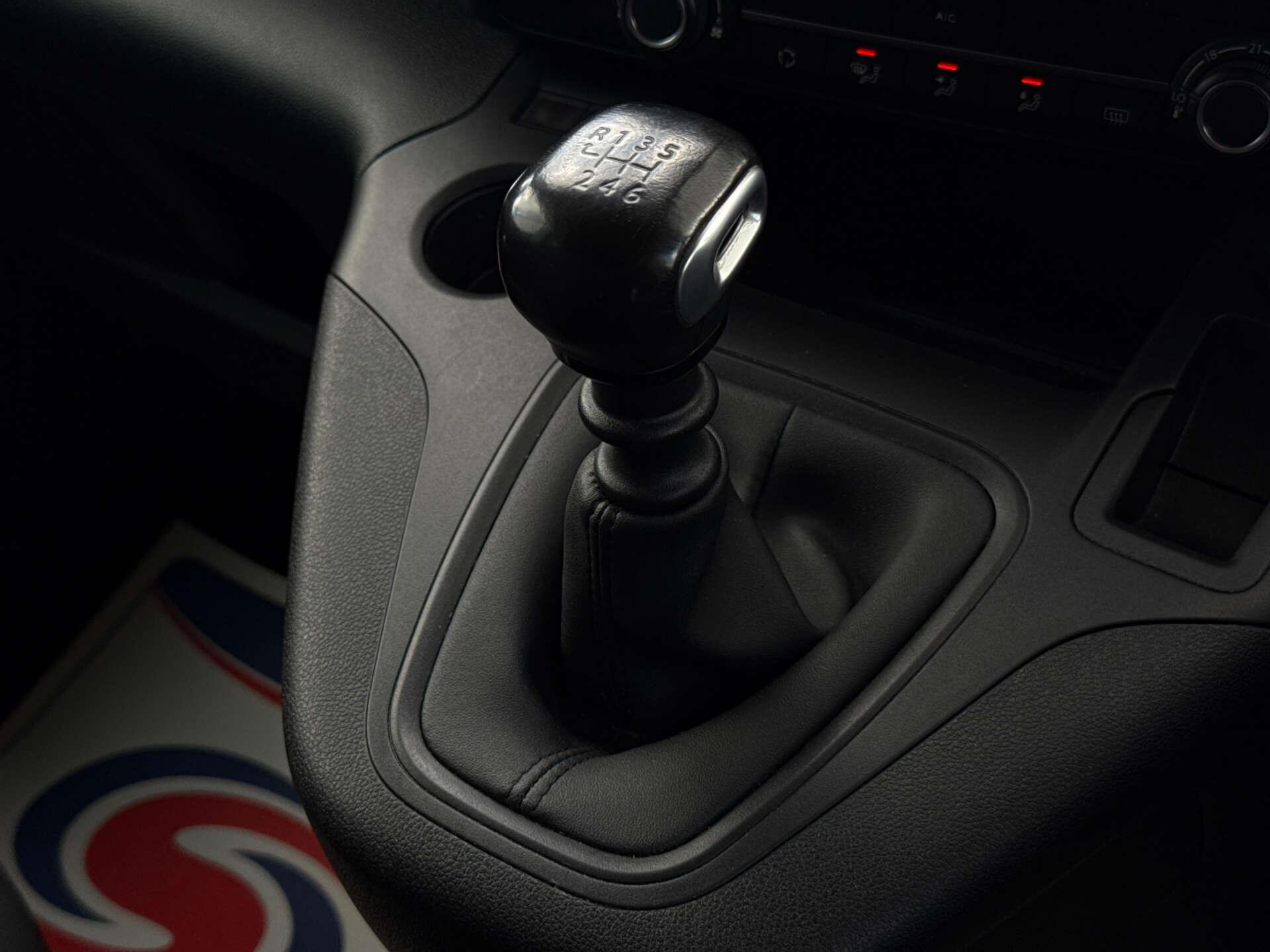 Vauxhall Combo Life view 54