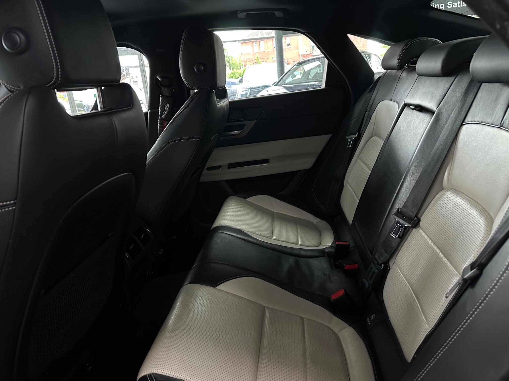 Jaguar XF view 26