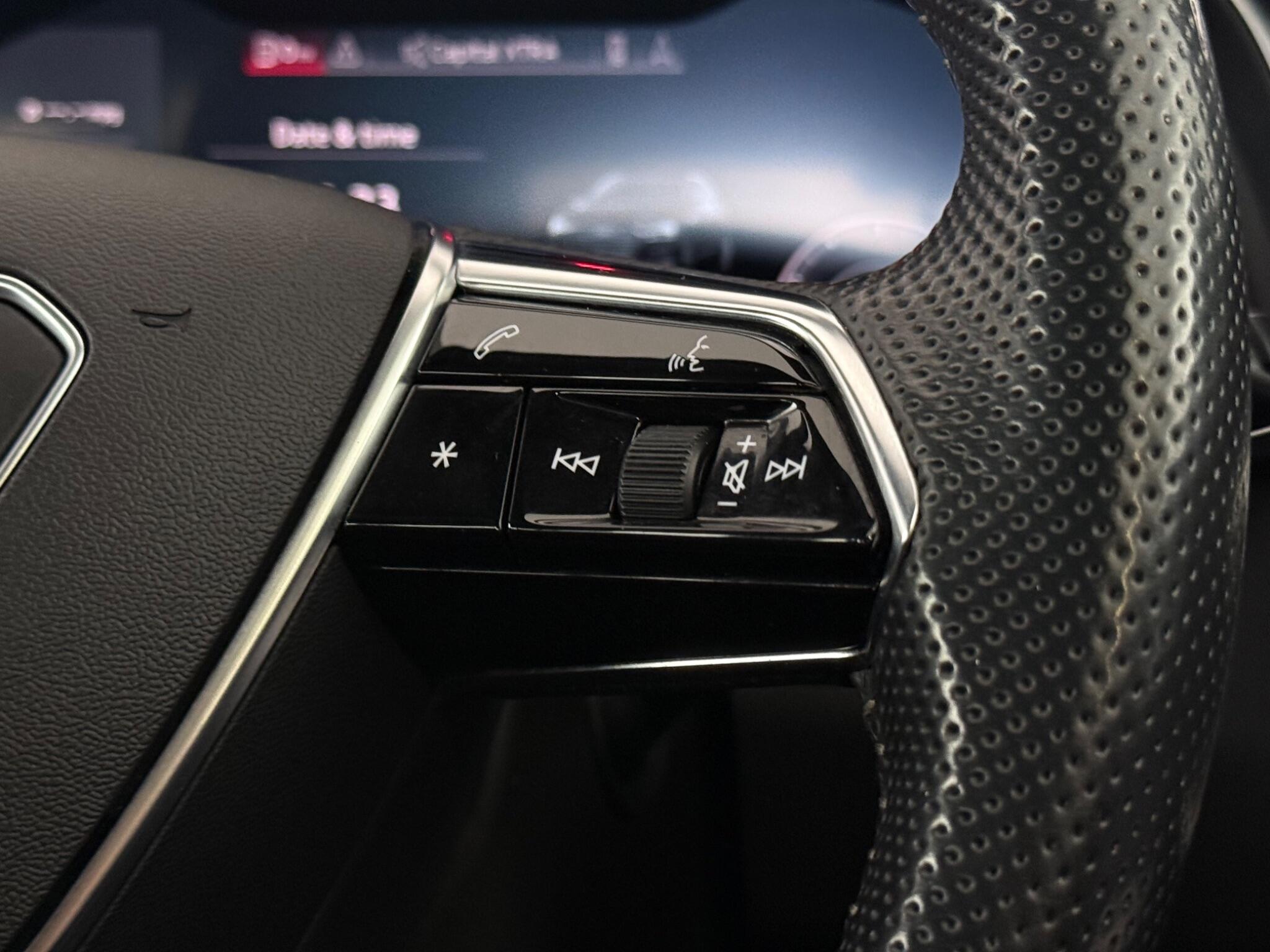Audi A6 view 16