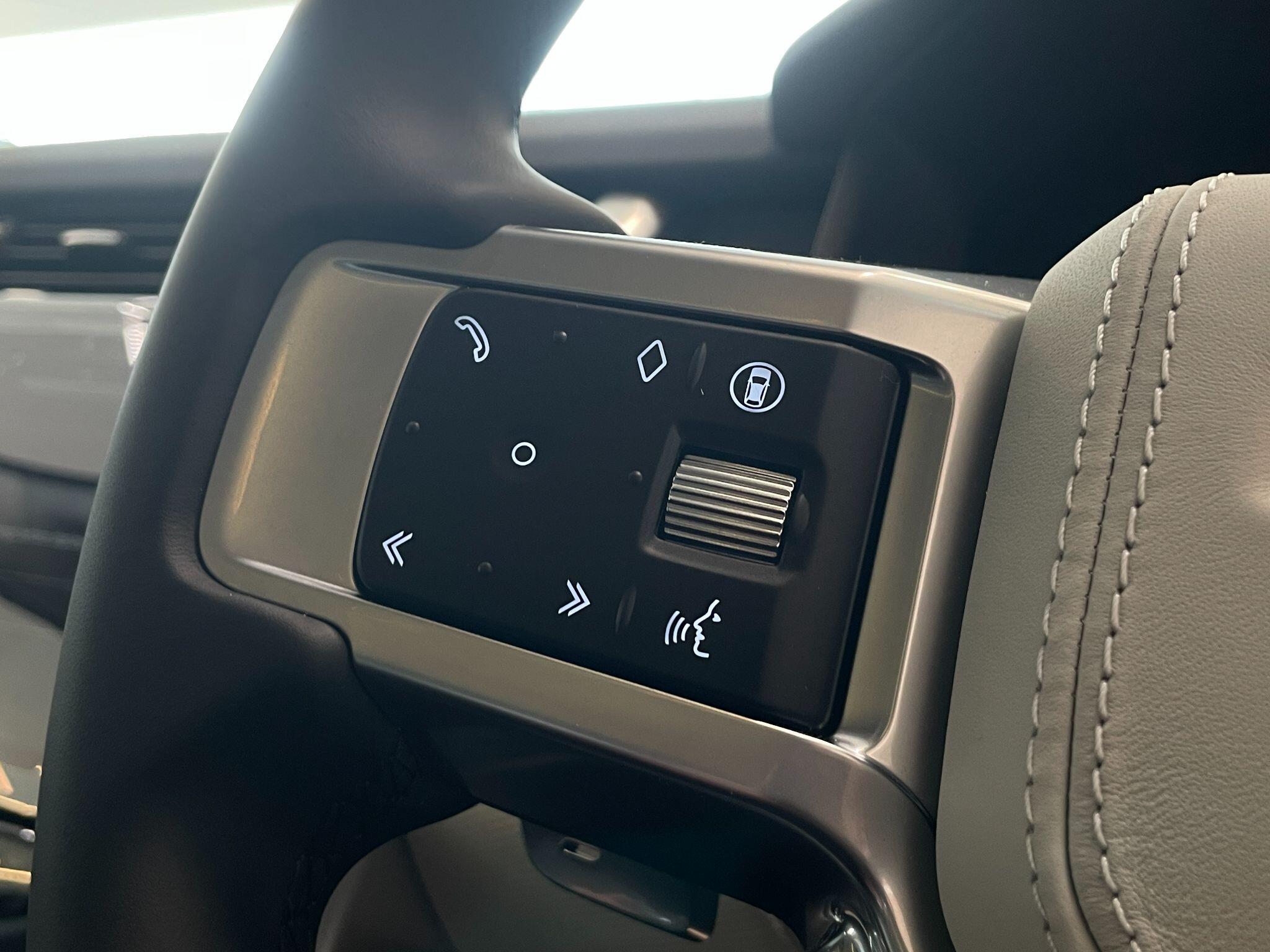Land Rover Discovery view 24