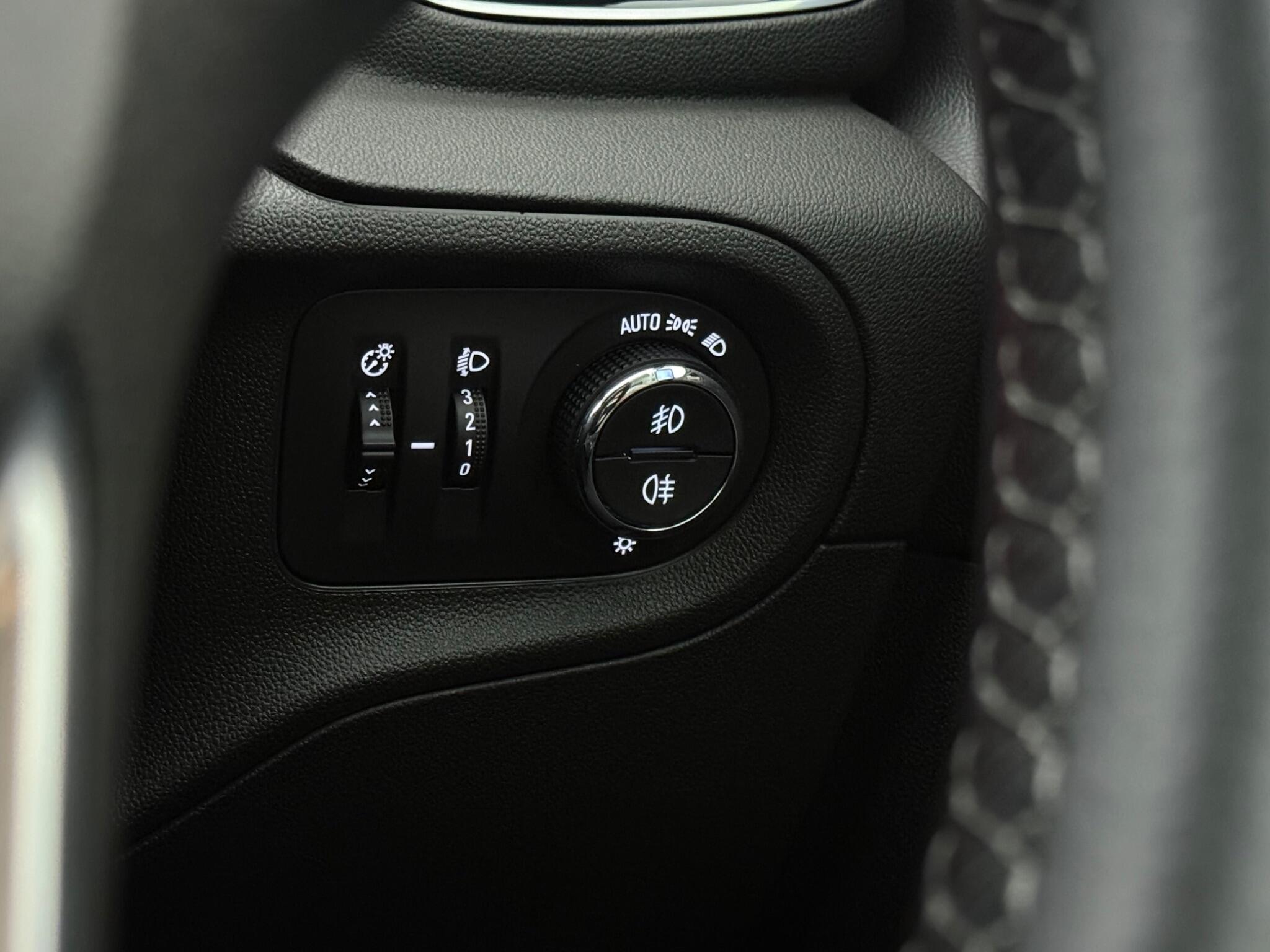 Vauxhall Grandland X view 17