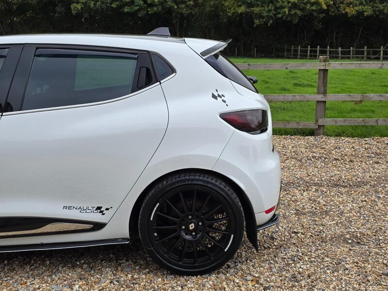 2018 Renault Clio 1.5 dCi Iconic Euro 6 (s/s) 5dr • 96,400 miles image 12