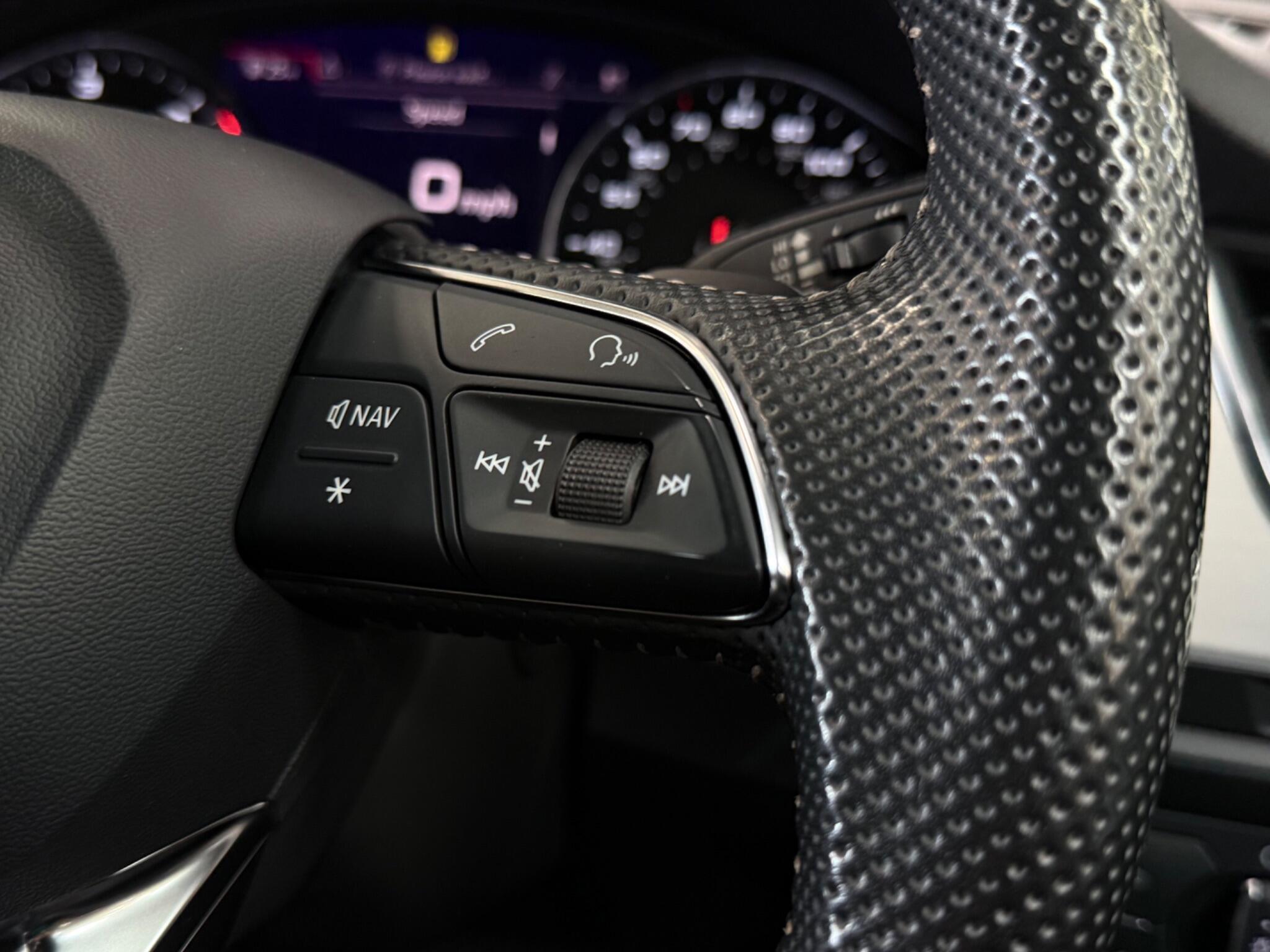 Audi Q7 view 16