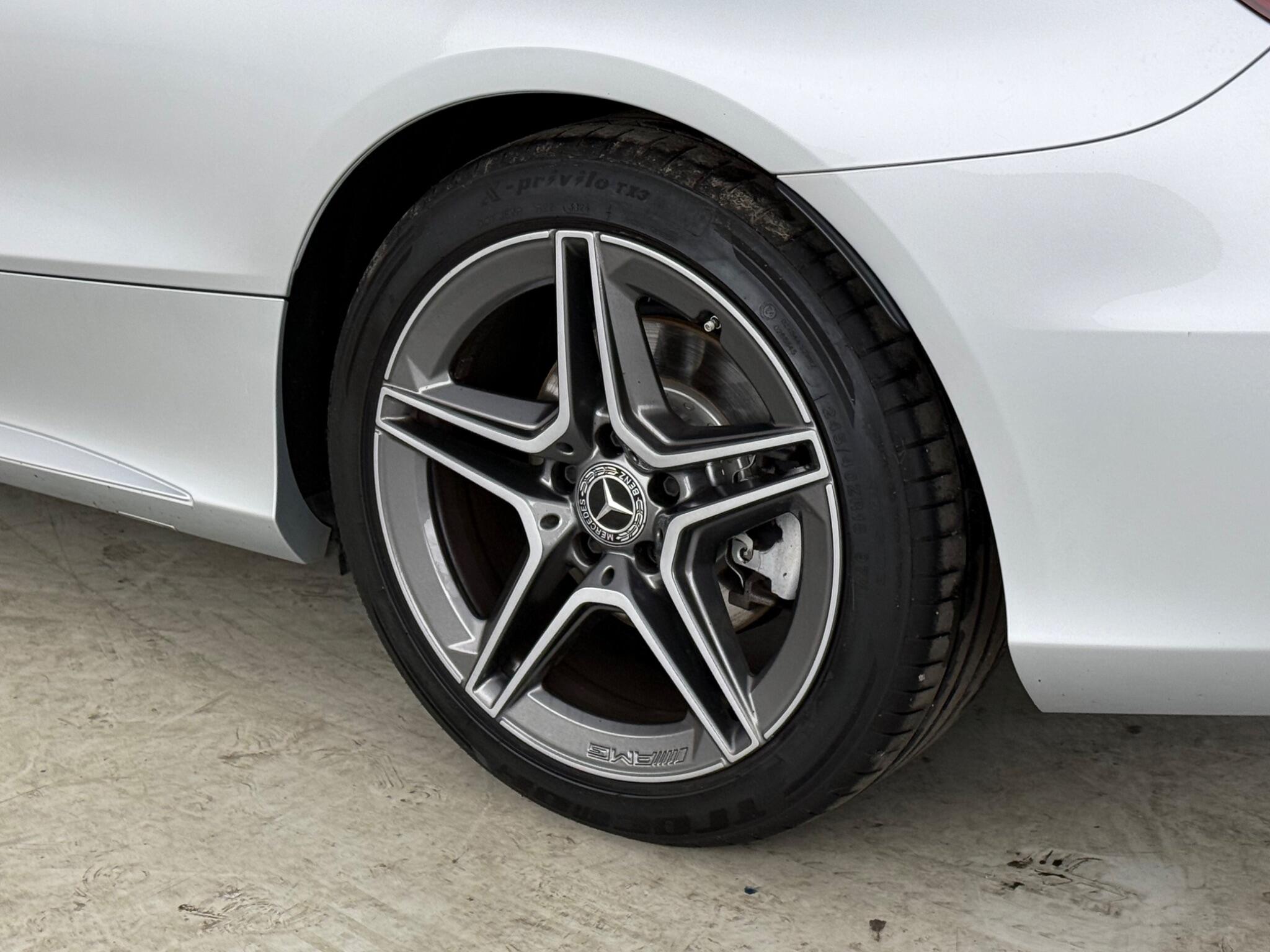 Mercedes-Benz C-Class view 9