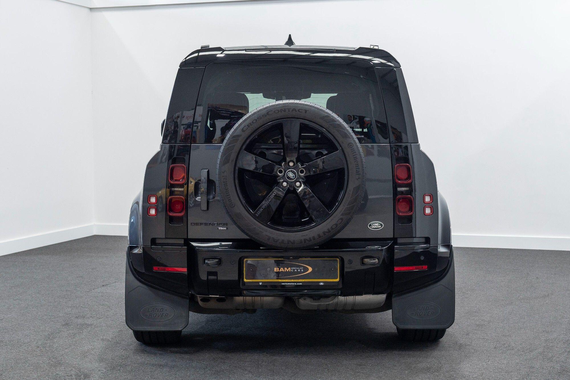 Land Rover Defender 110 view 6