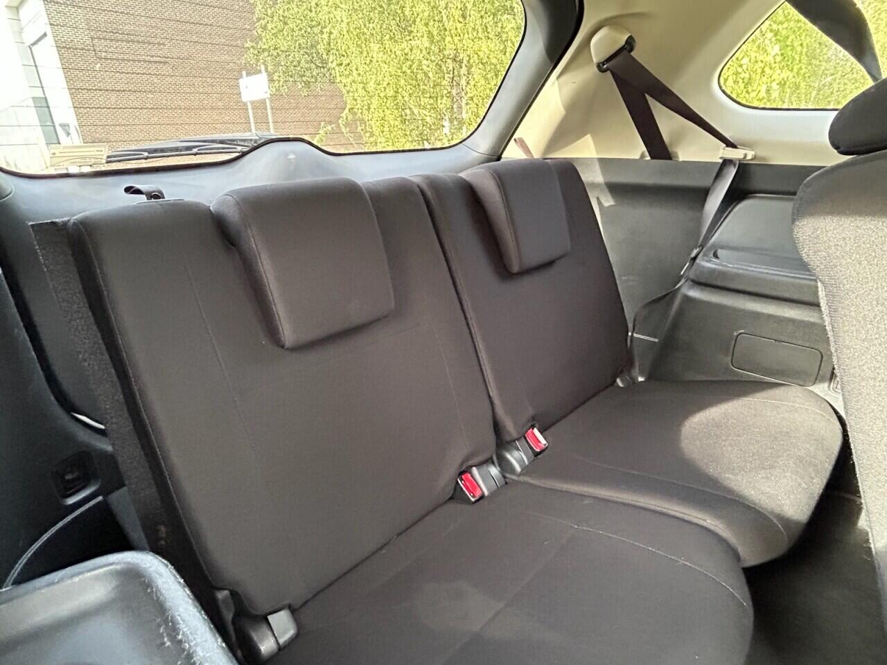 Mitsubishi Outlander view 24