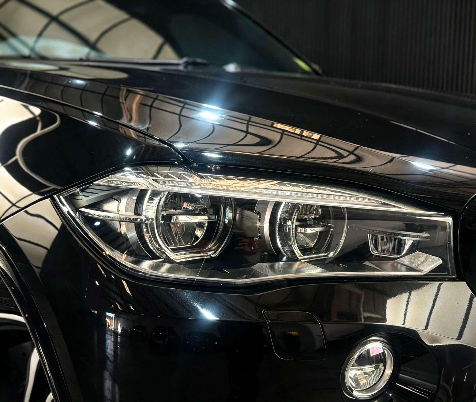 BMW X5 M view 4