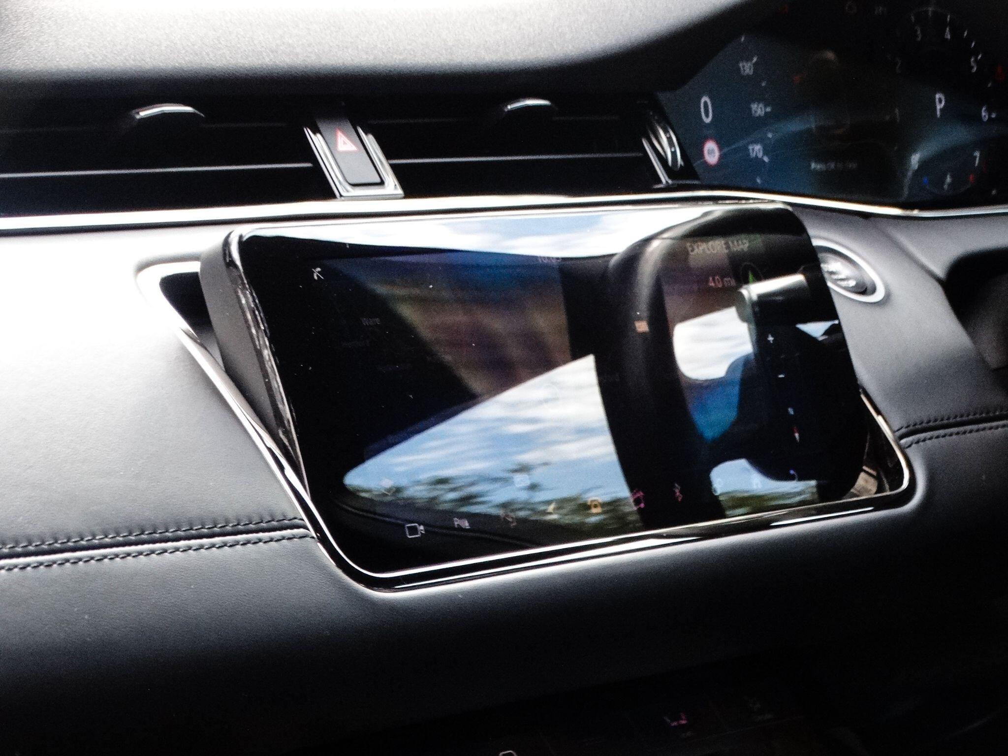 Land Rover Range Rover Evoque view 16