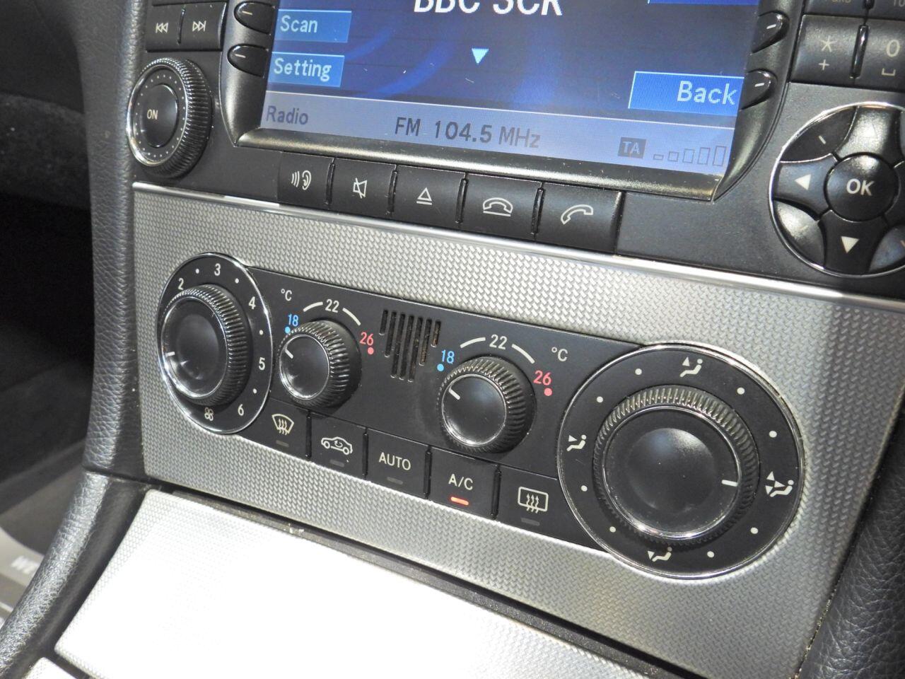 Mercedes-Benz CLK view 30