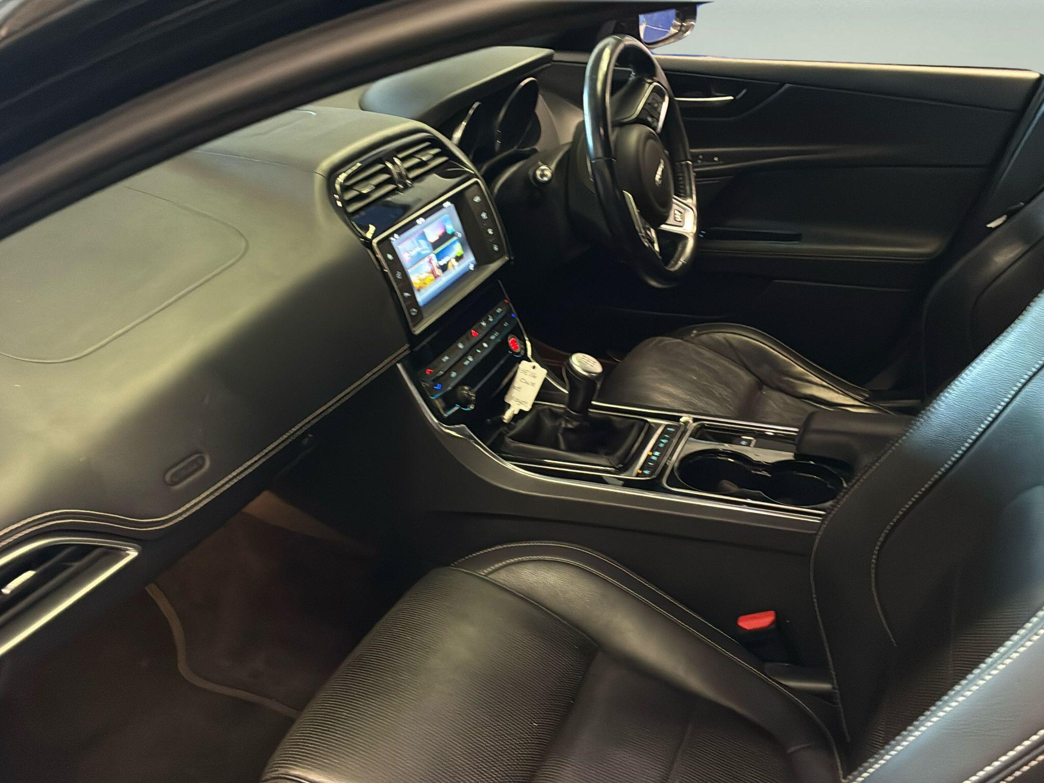 Jaguar Xe view 9