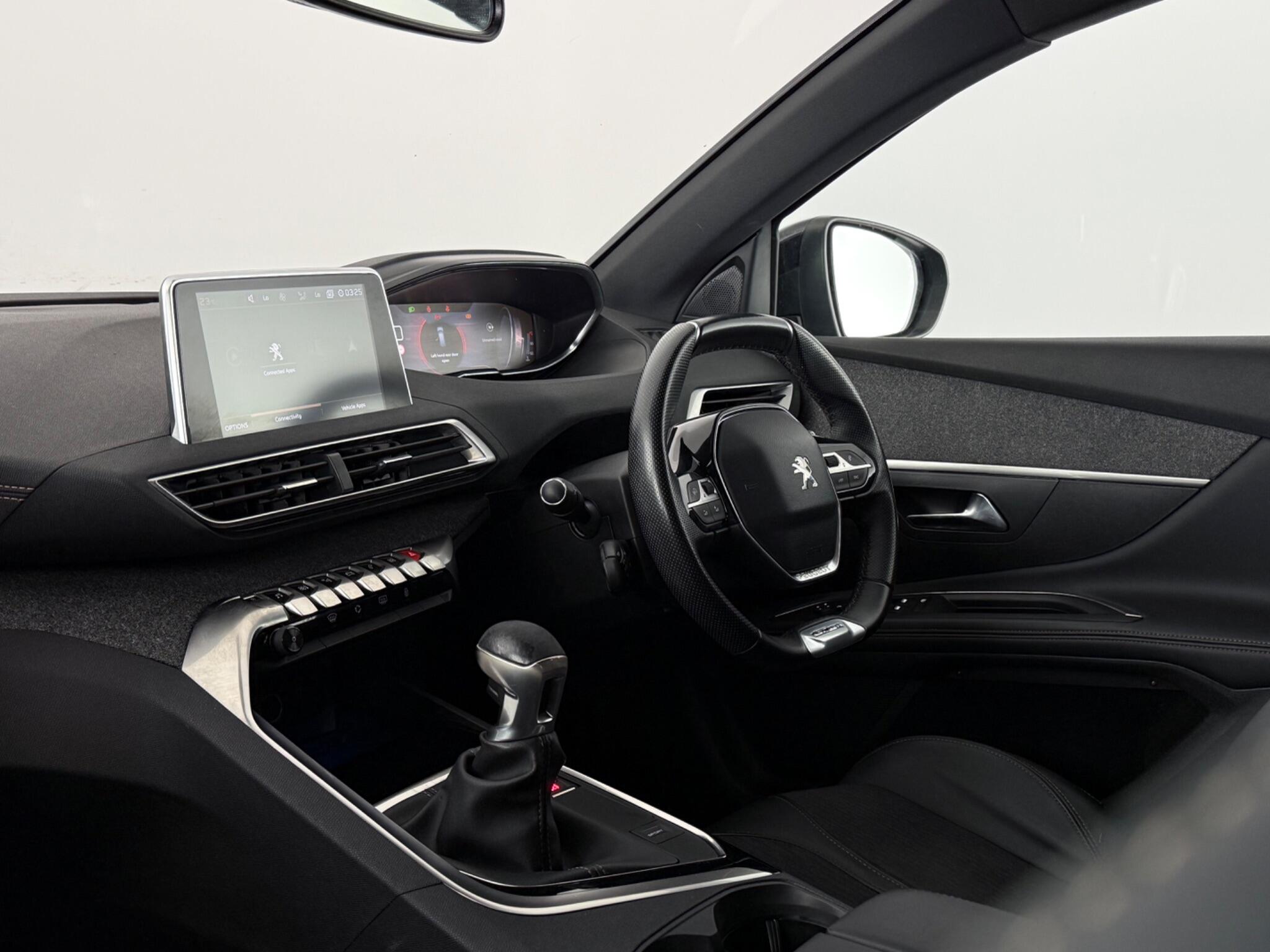 Peugeot 5008 view 4