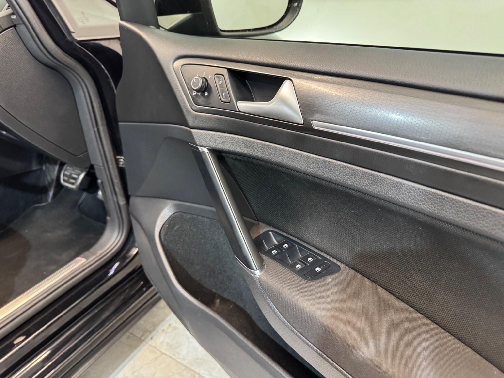 Volkswagen Golf view 48