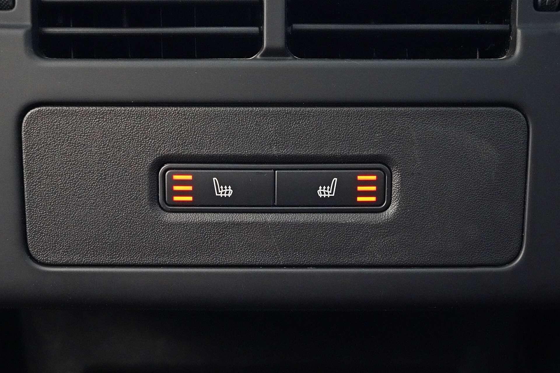 Land Rover Discovery view 15