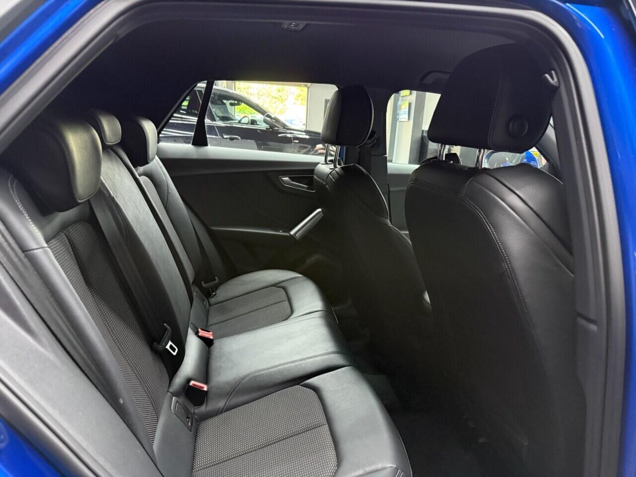 Audi Q2 view 42