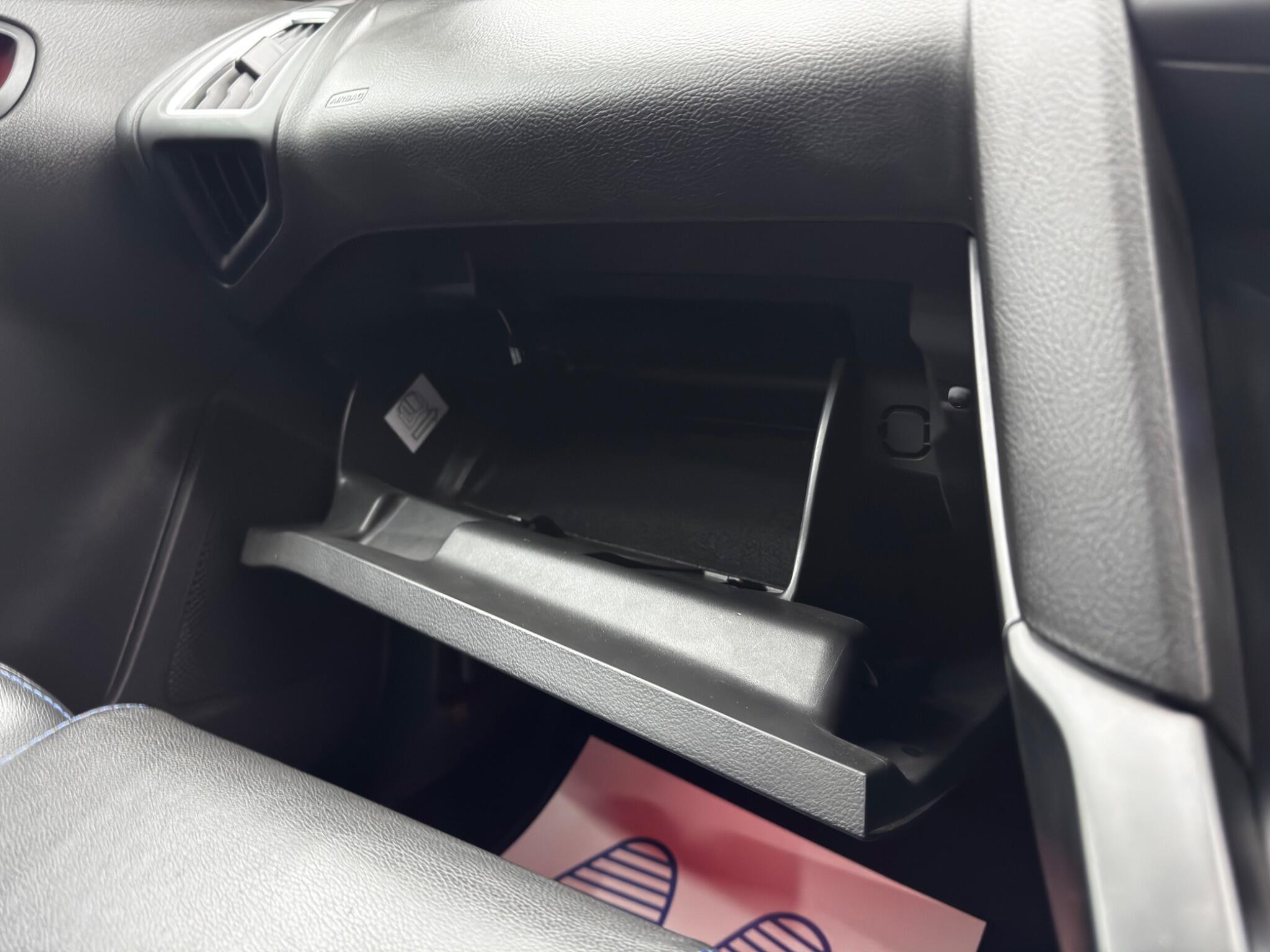 Ford Focus view 35