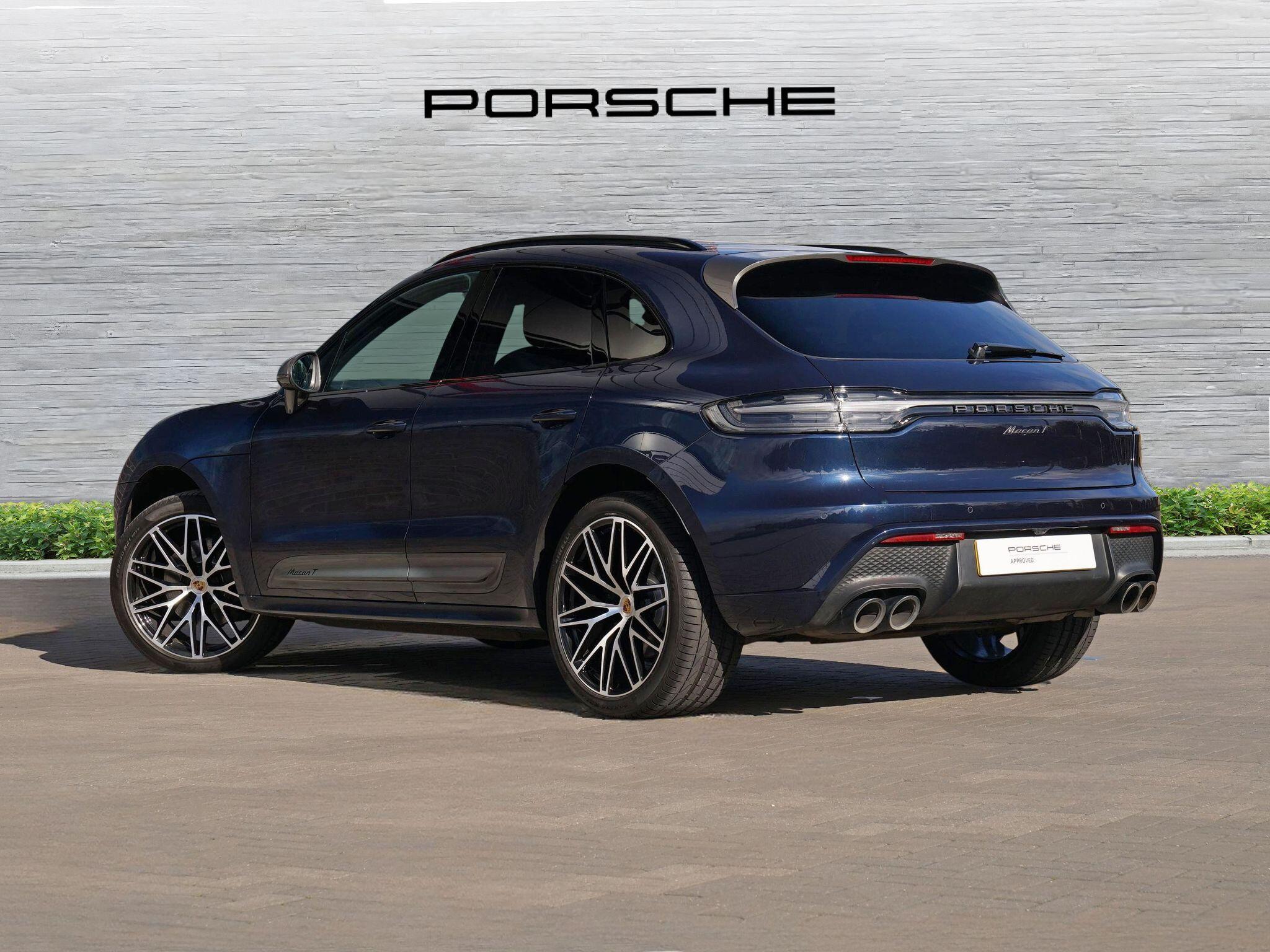 Porsche Macan view 3