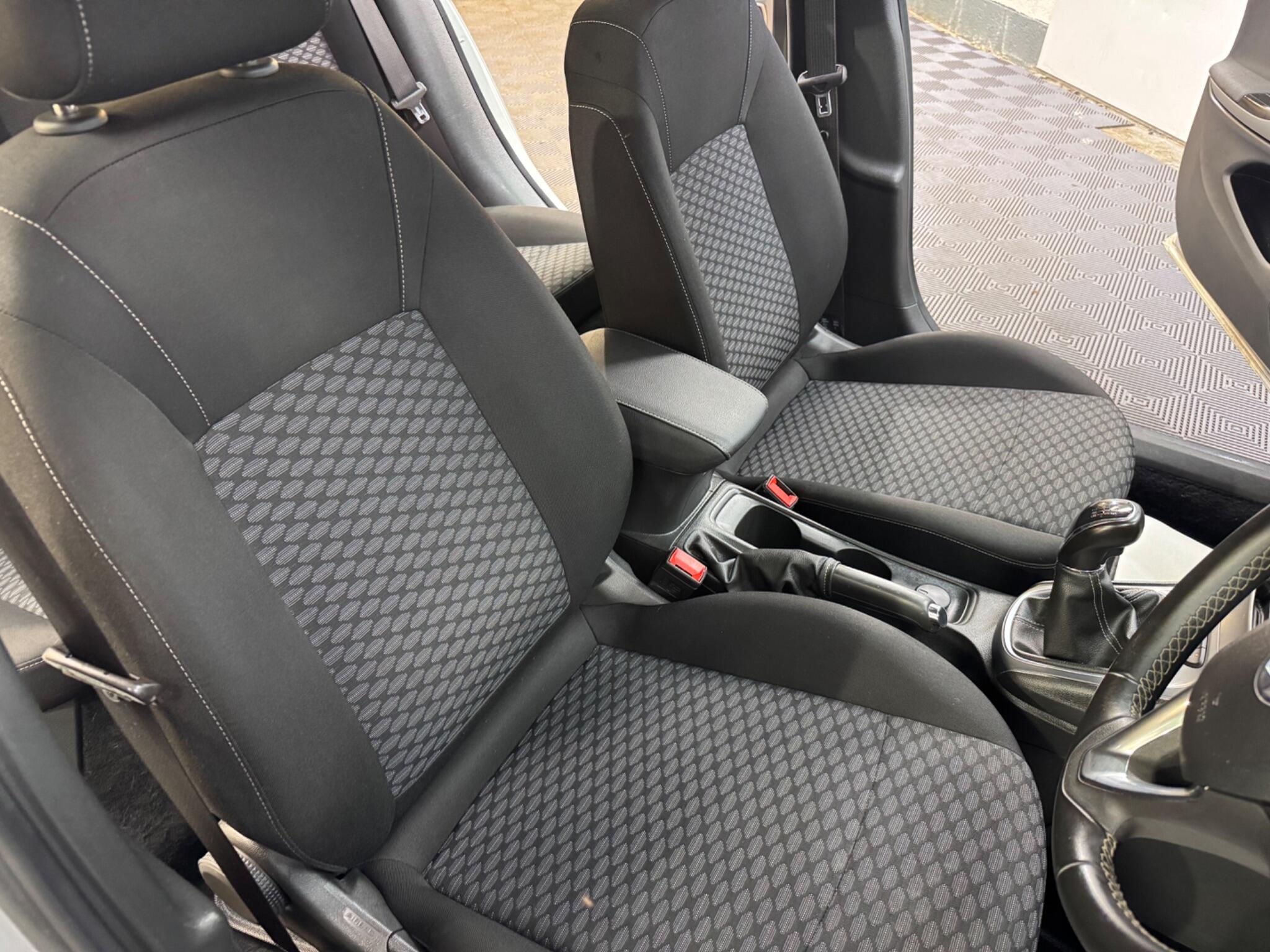 Vauxhall Astra view 7