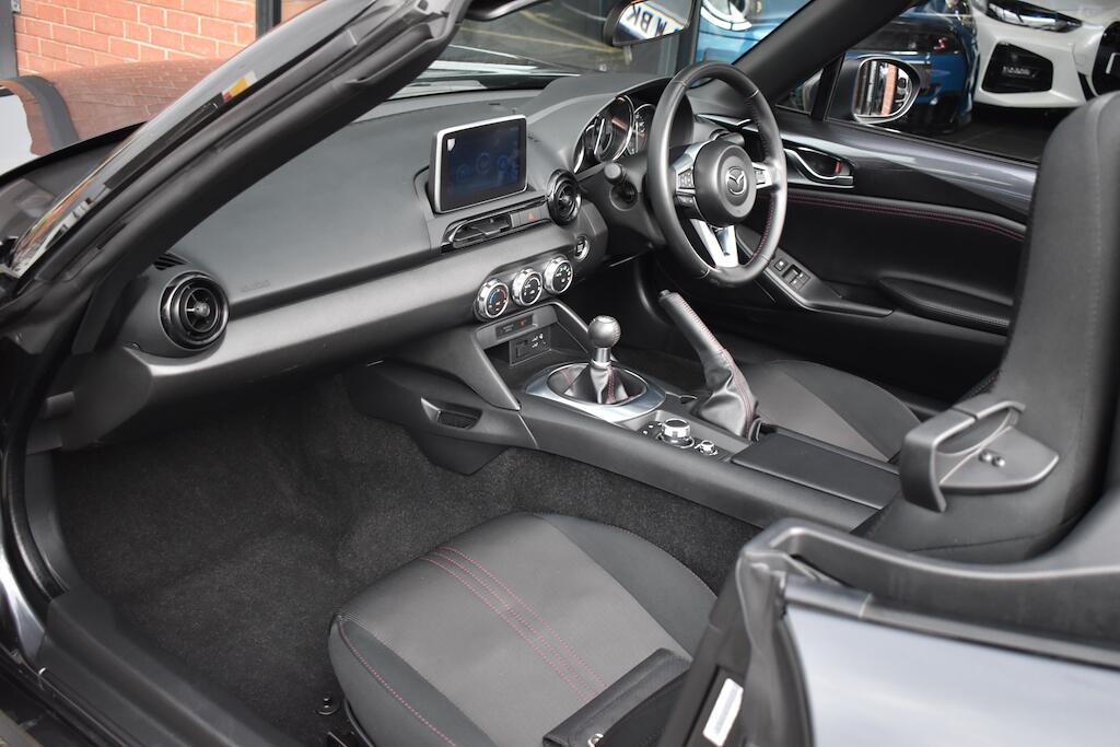 Mazda MX-5 view 24