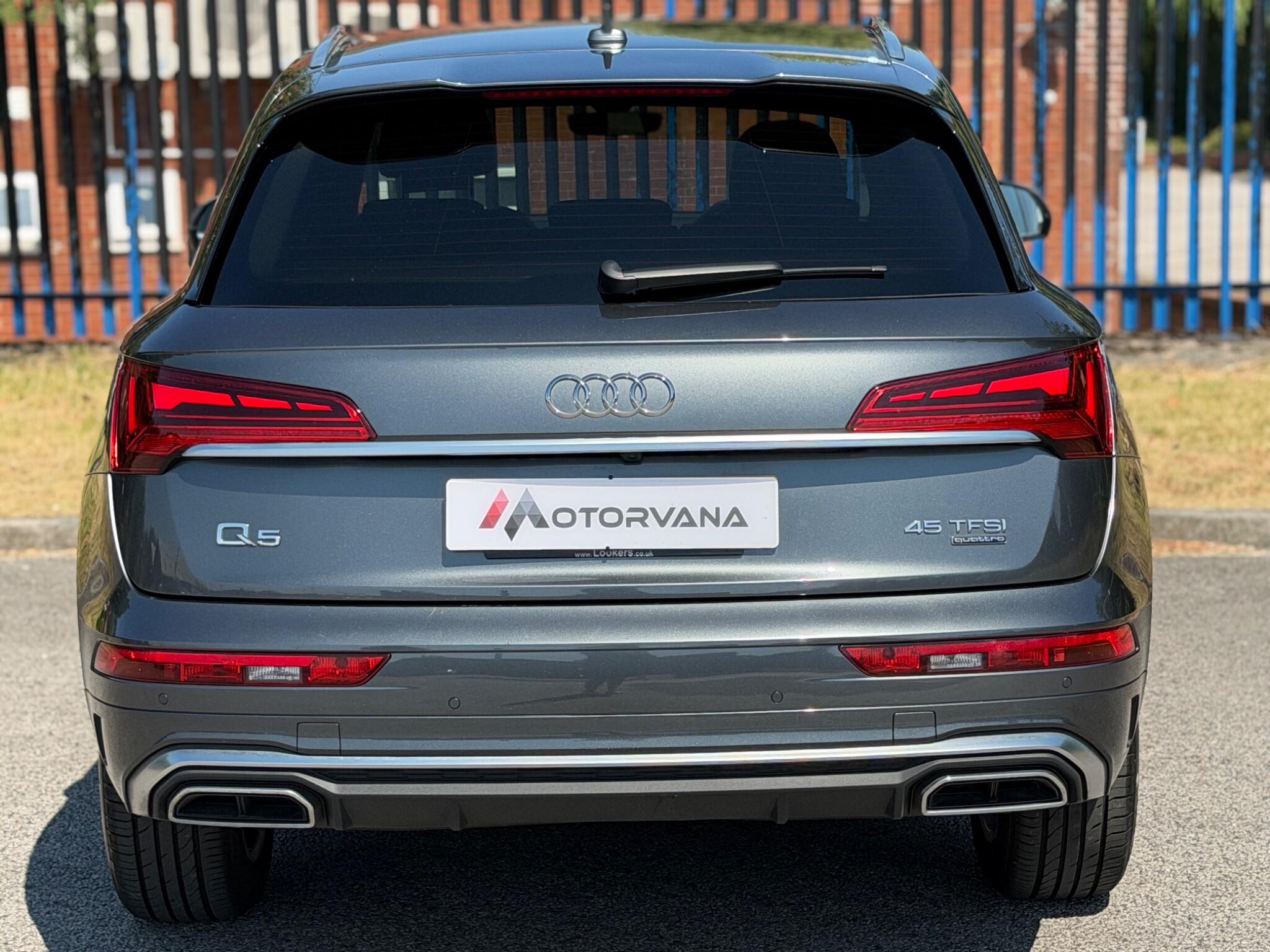 Audi Q5 view 14