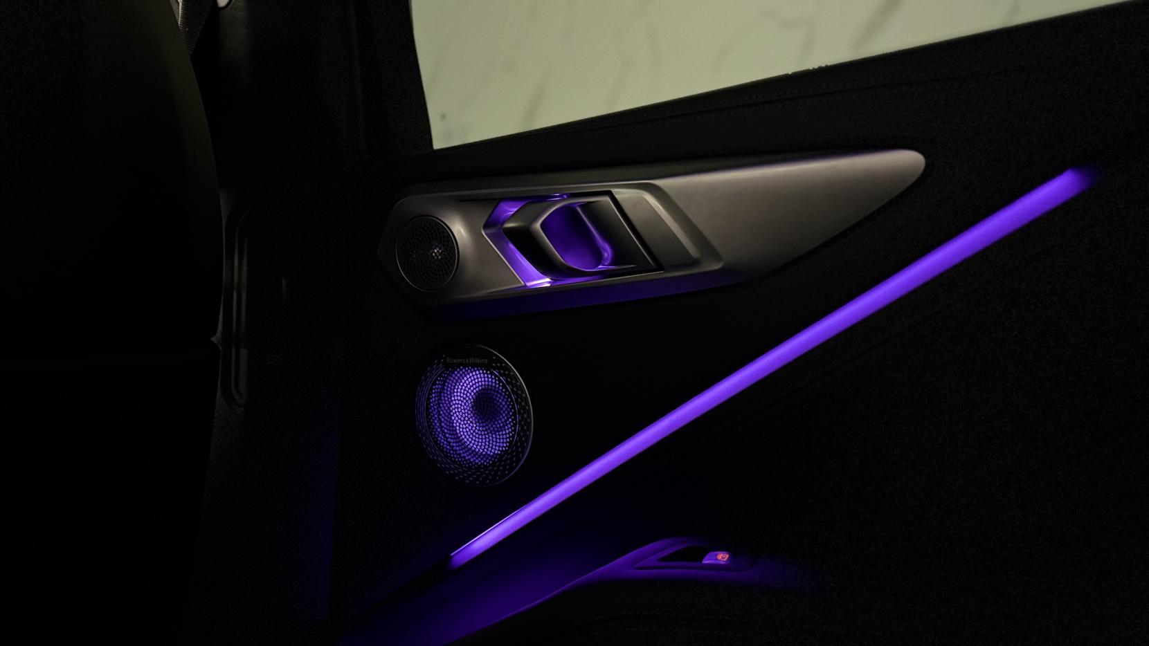 BMW XM view 32