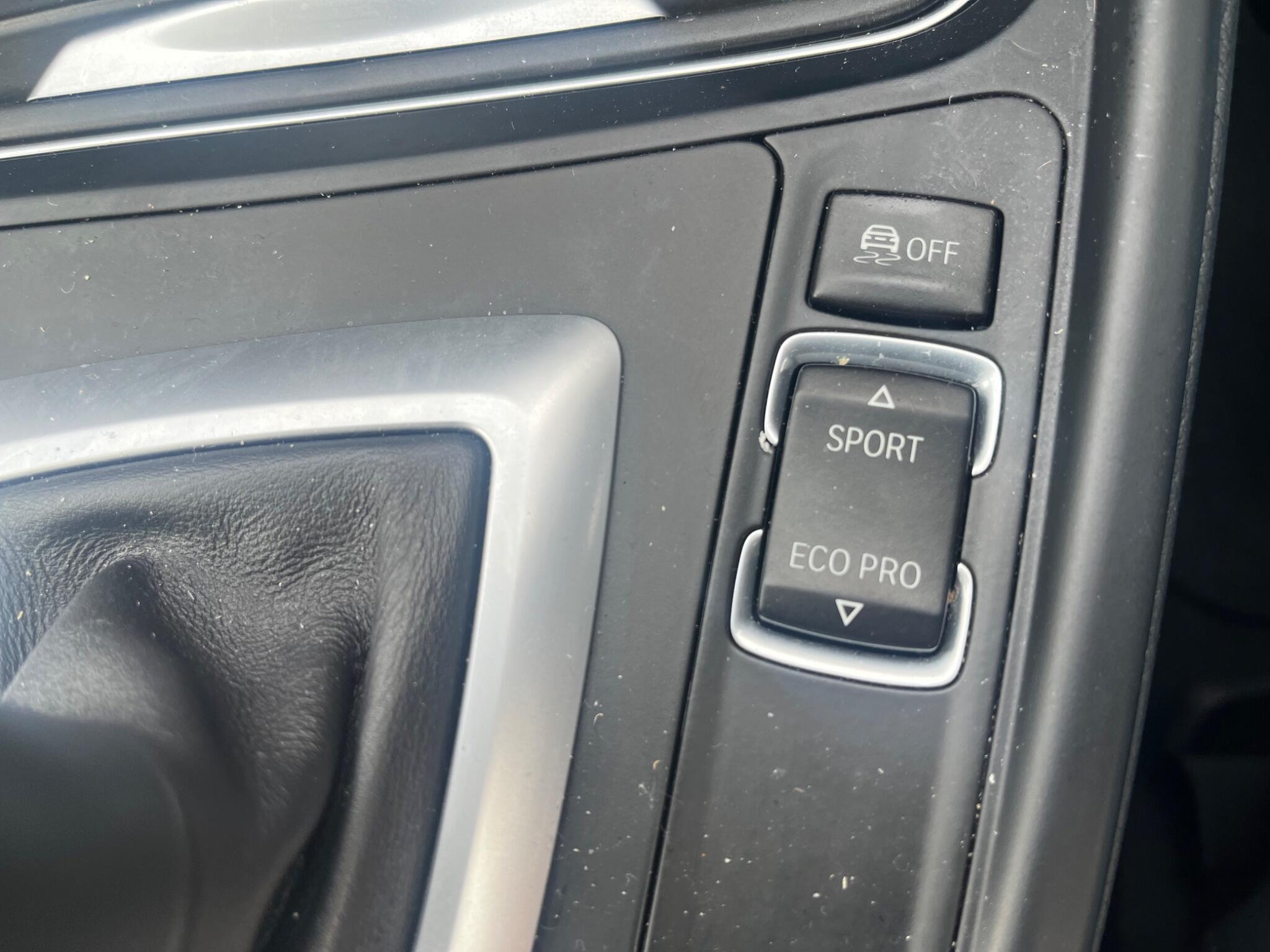 BMW 3 Series view 22
