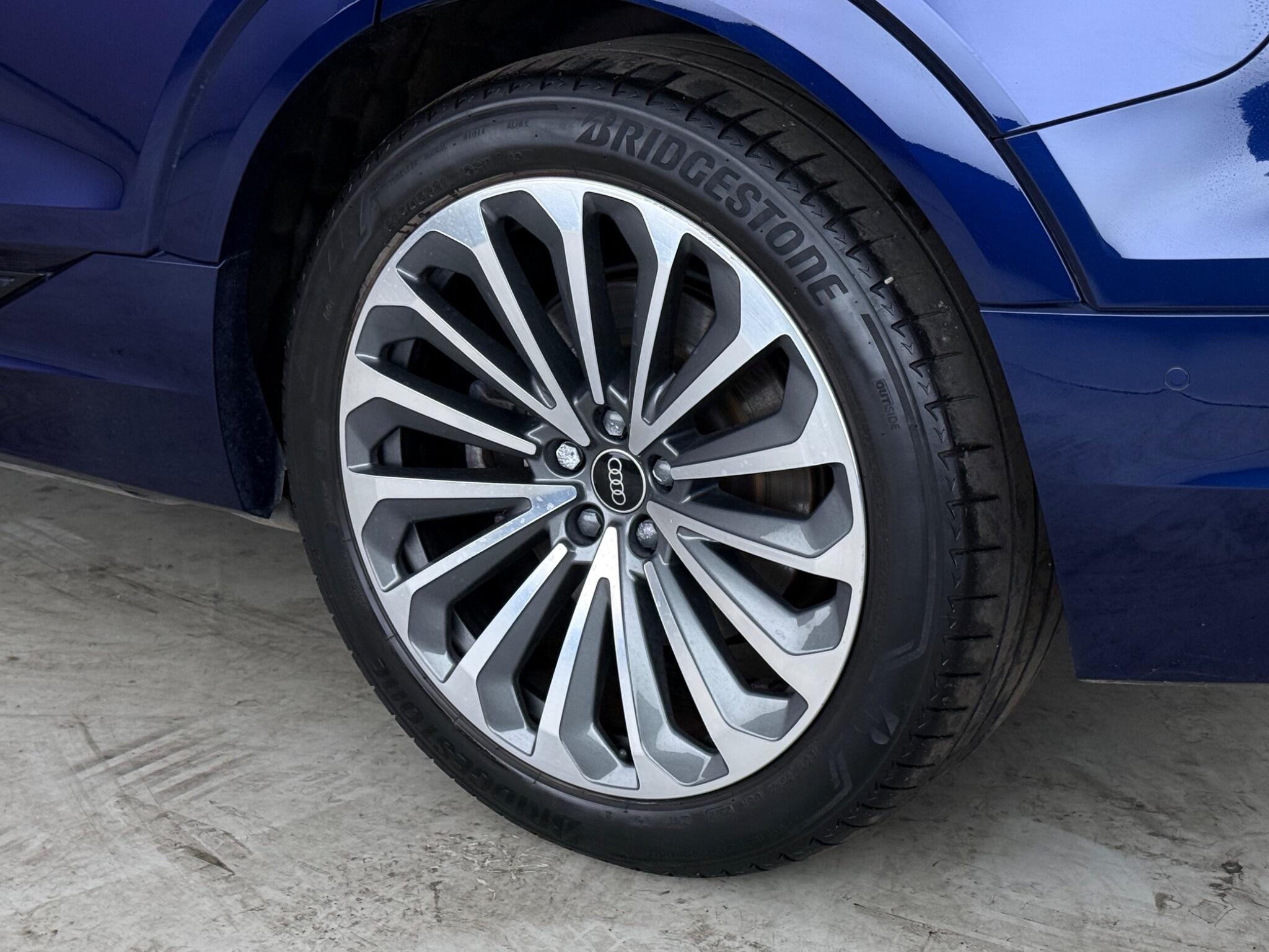 Audi E-Tron view 9